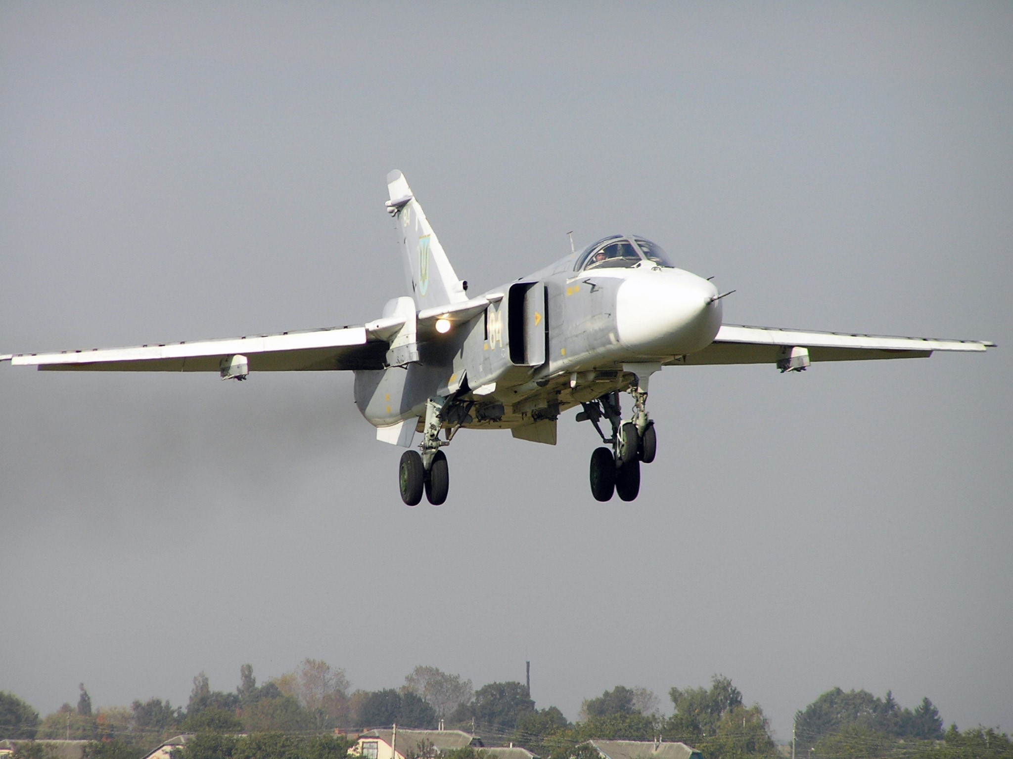 Su-24 bomber aircraft landing HD Wallpaper
