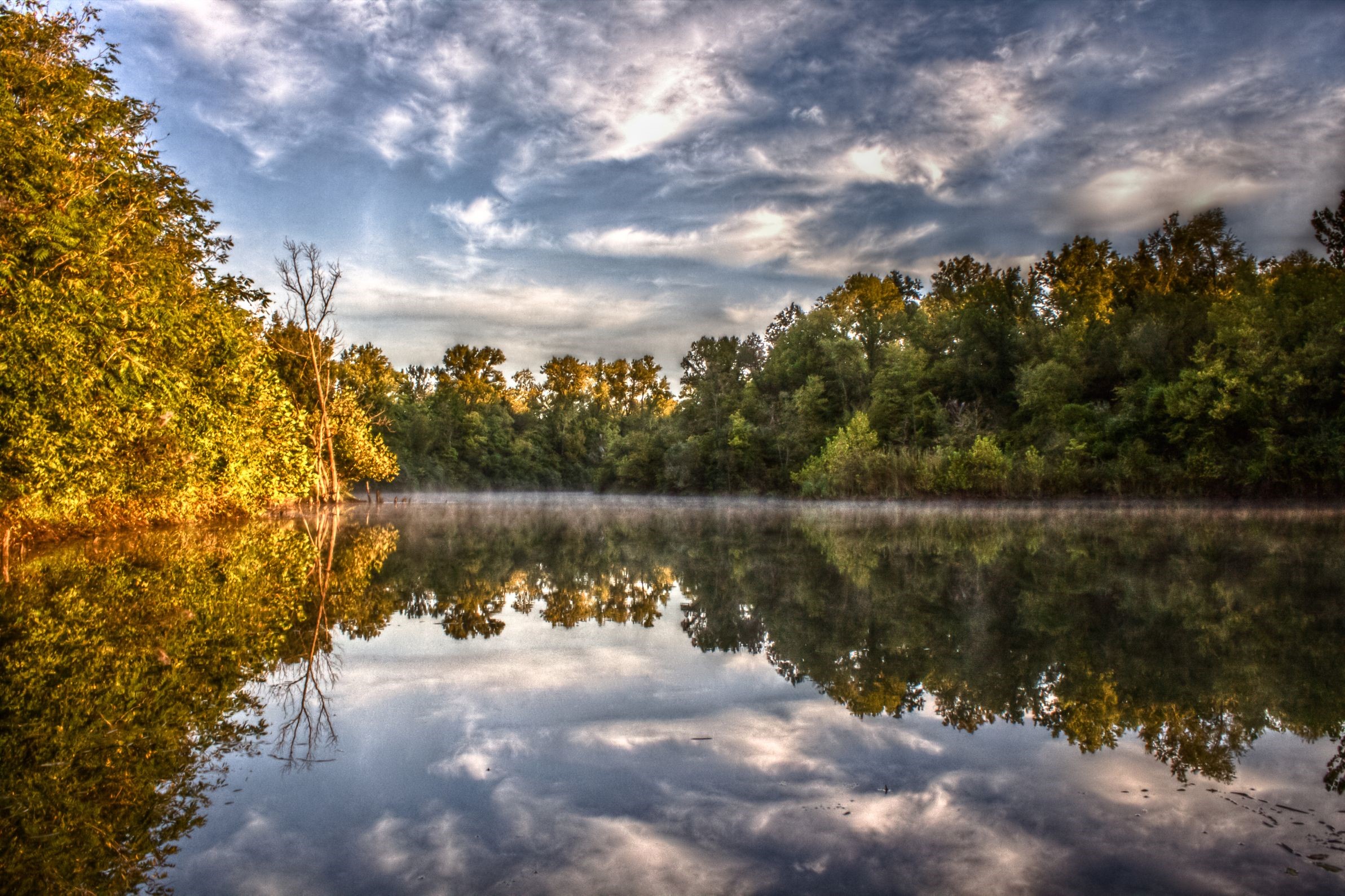 River with Trees and Cloudy Sky Reflection HD Wallpaper