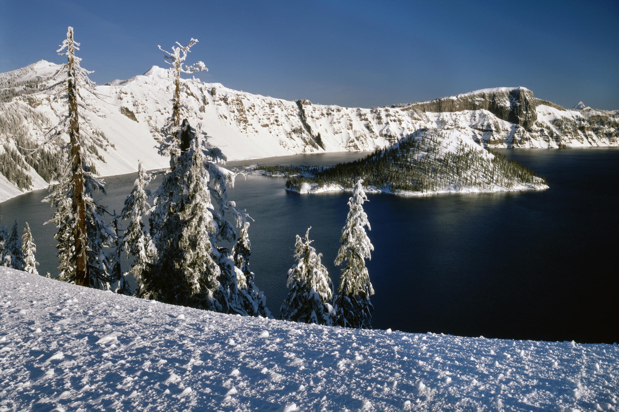 Crater Lake National Park in Winter HD Wallpaper