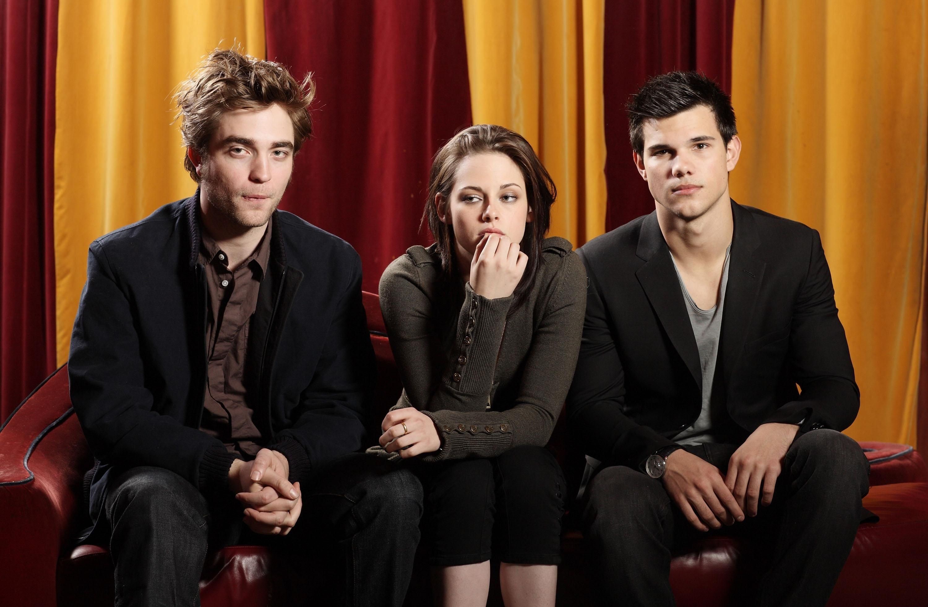 Kristen Stewart, Robert Pattinson, and Taylor Lautner HD Wallpaper