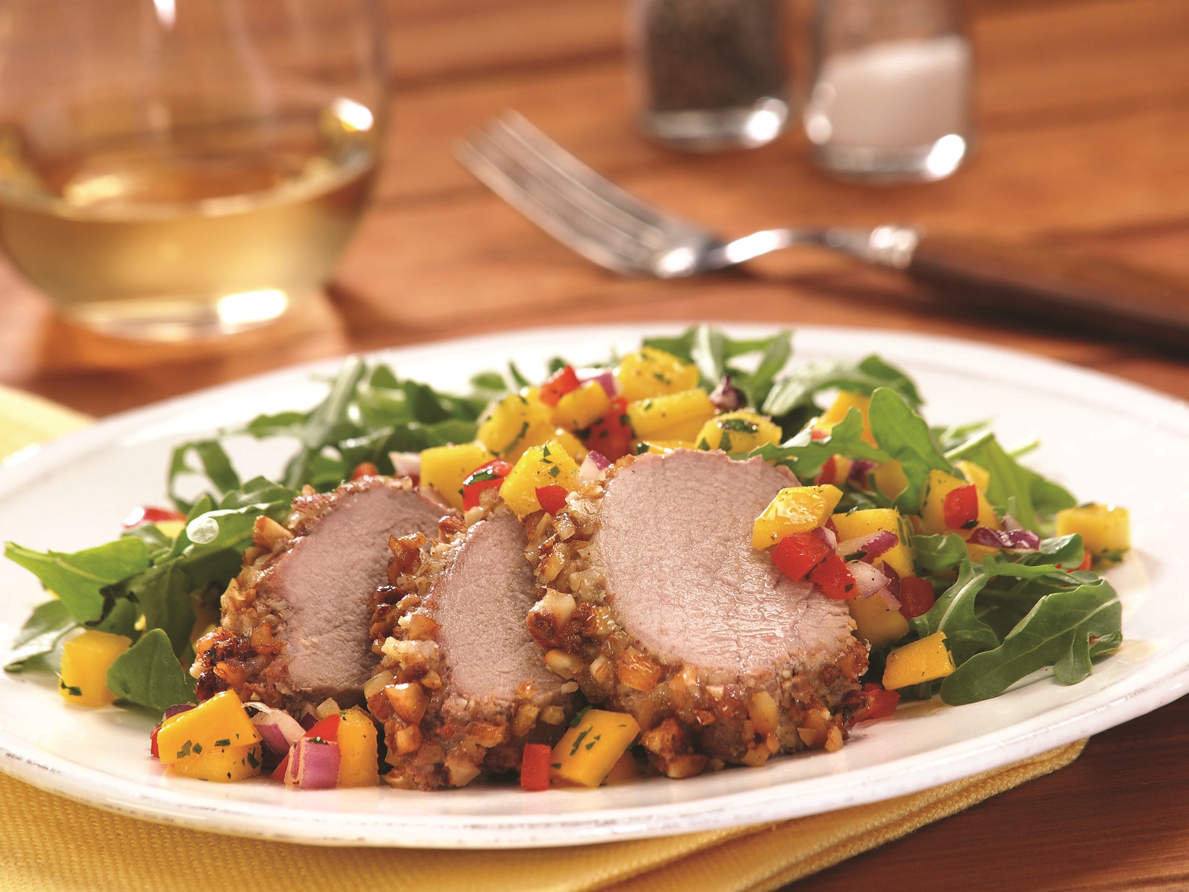 Pork tenderloin with mango salsa and arugula HD Wallpaper