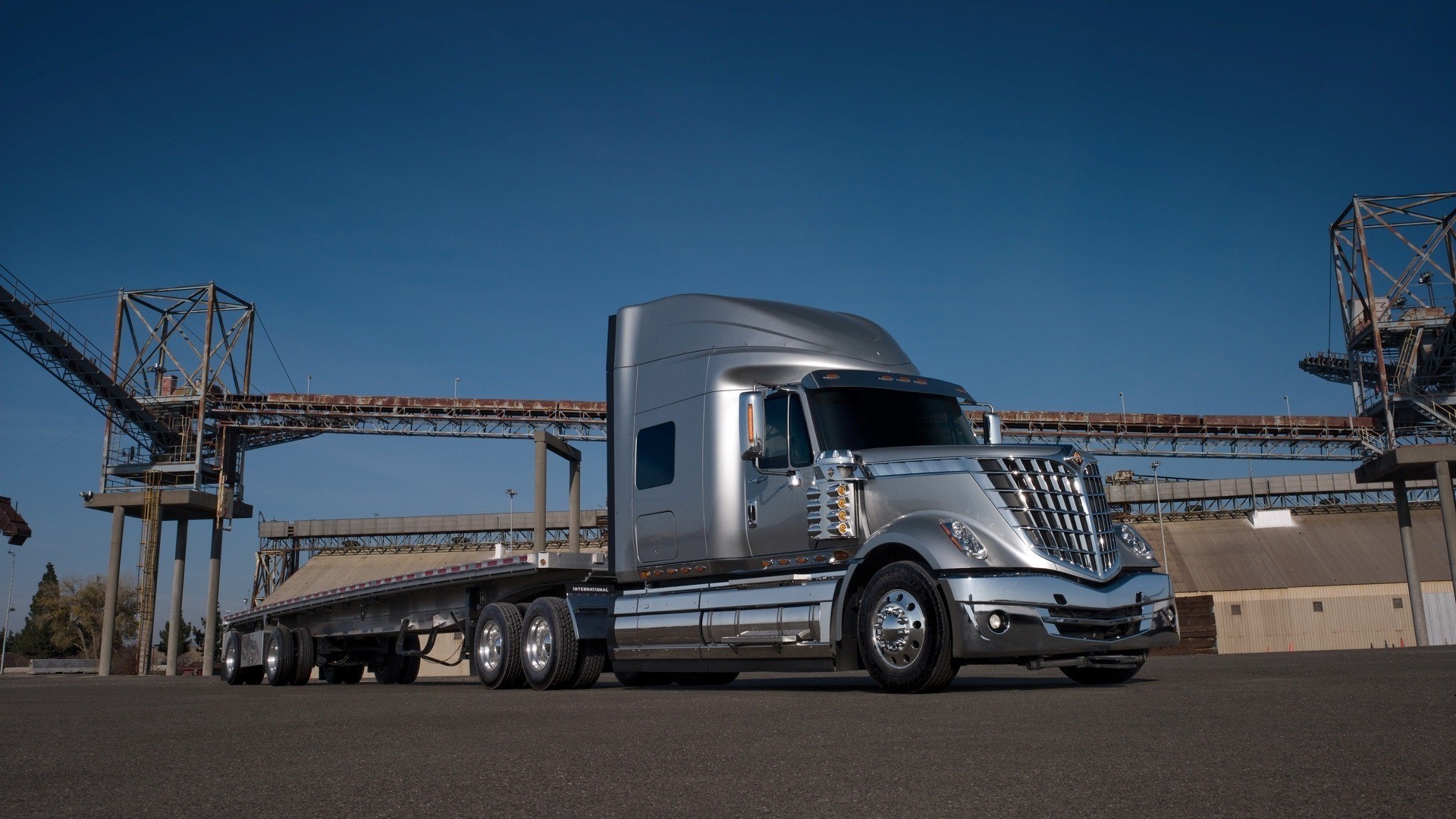 Silver International LoneStar flatbed truck HD Wallpaper