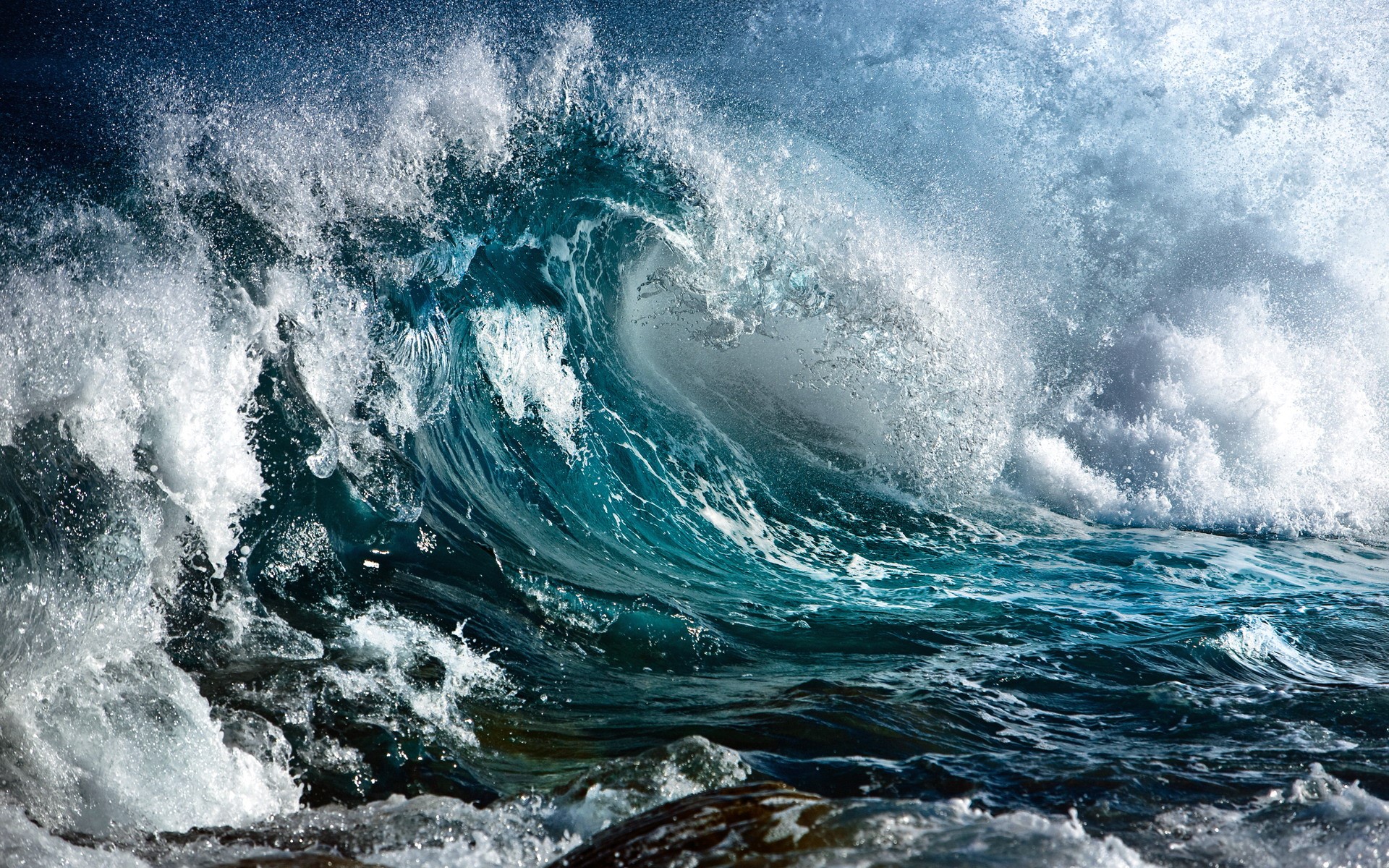 Crashing Ocean Wave HD Wallpaper
