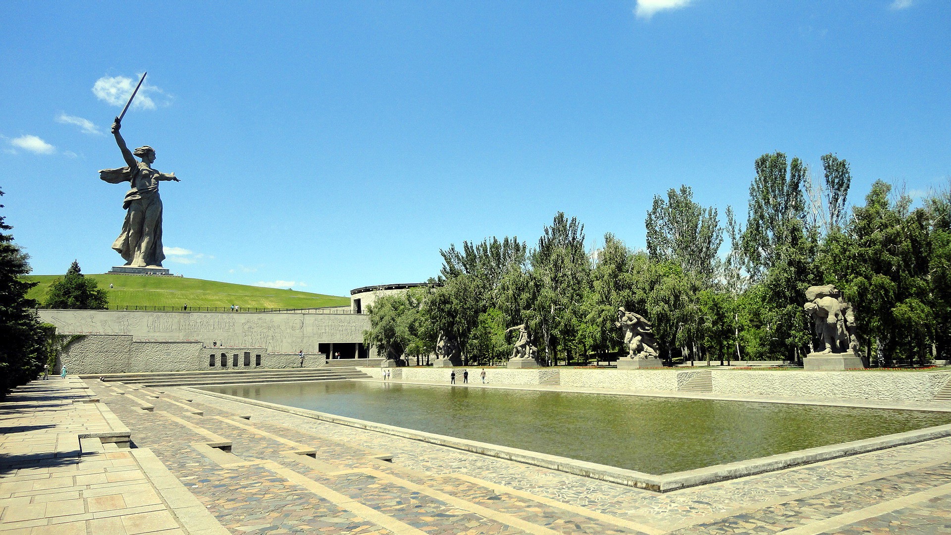 The Motherland Calls statue and memorial complex in Volgograd HD Wallpaper