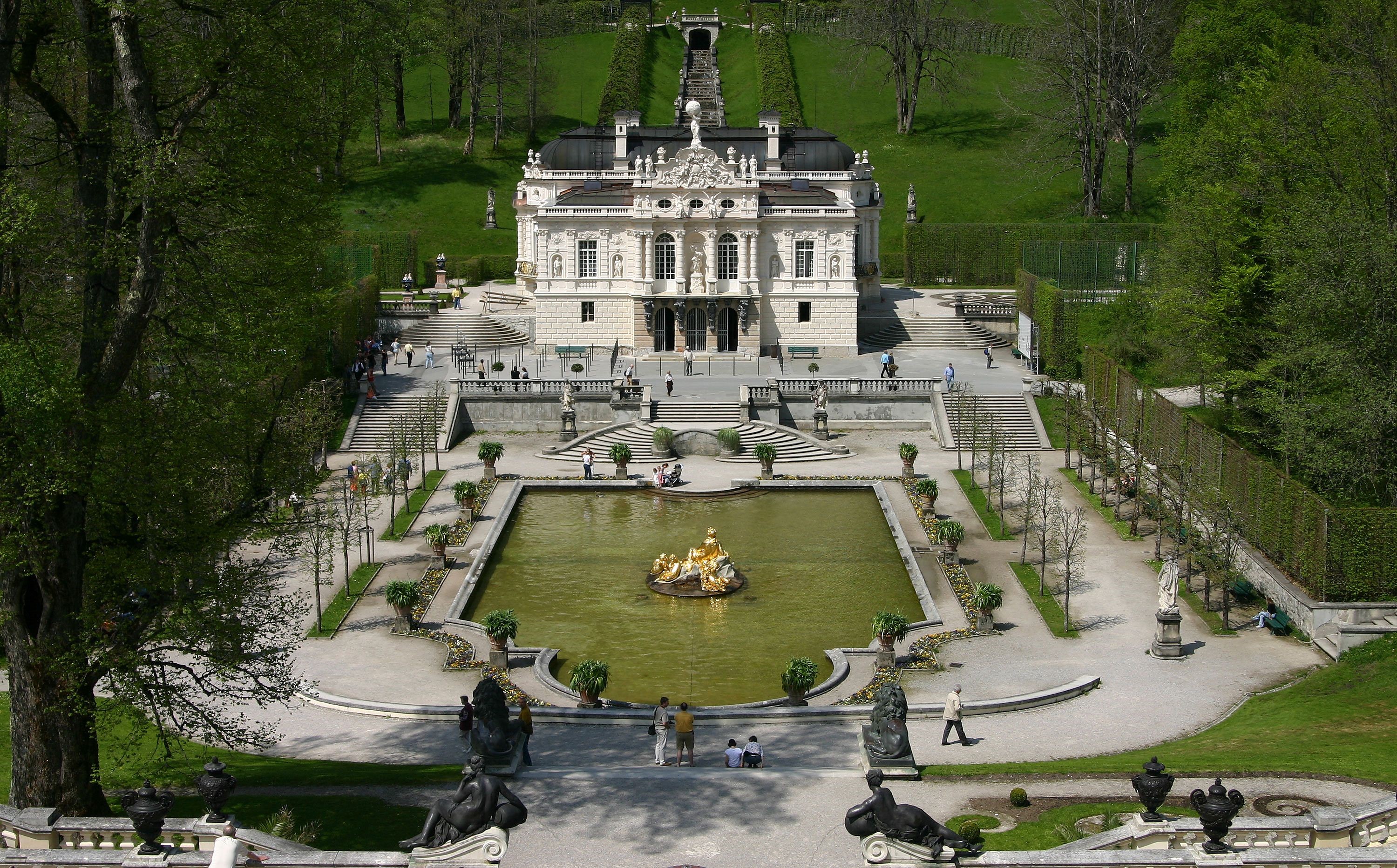 Linderhof Palace gardens with fountain and stairs, Germany HD Wallpaper