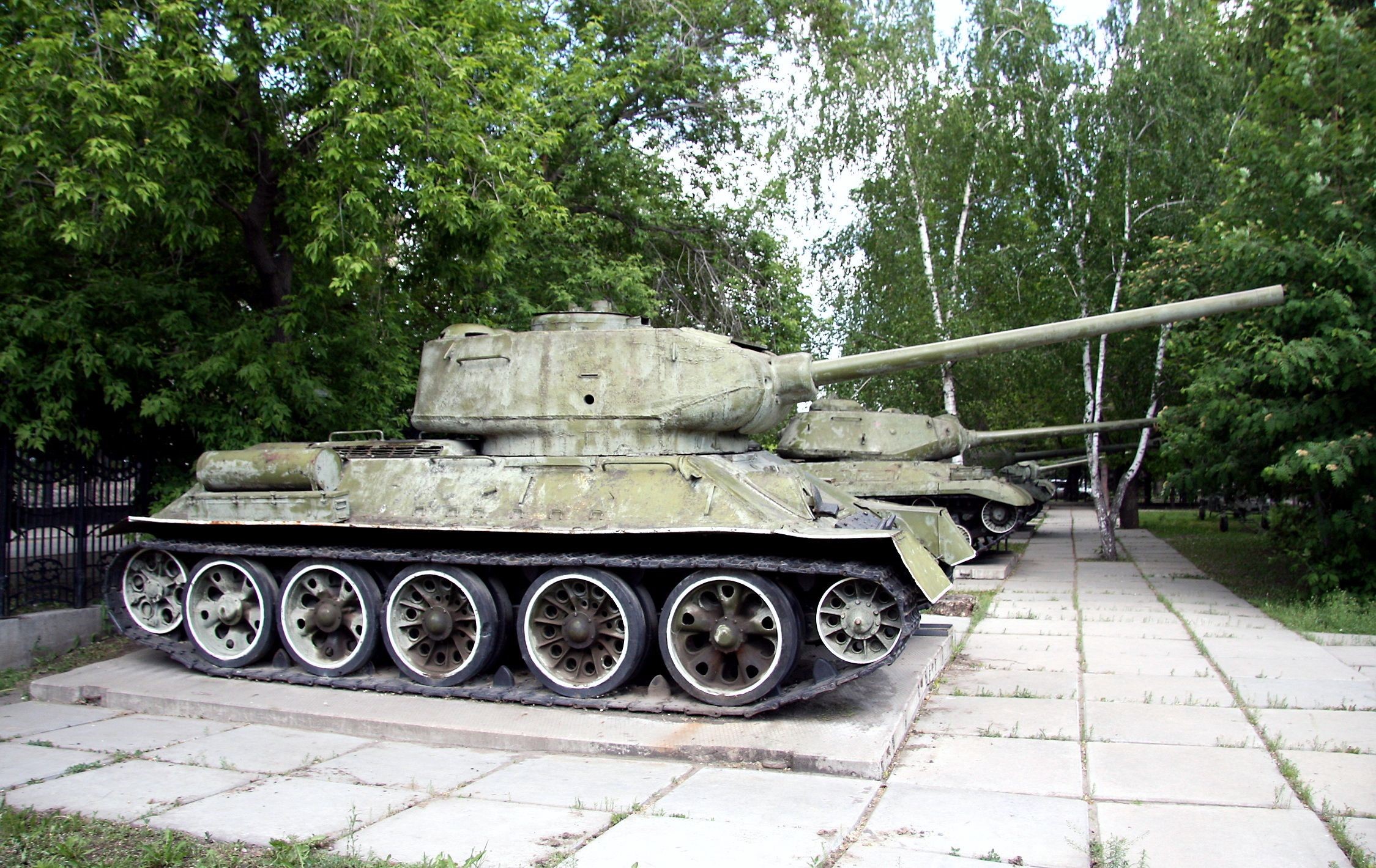 T-34 tanks on display HD Wallpaper