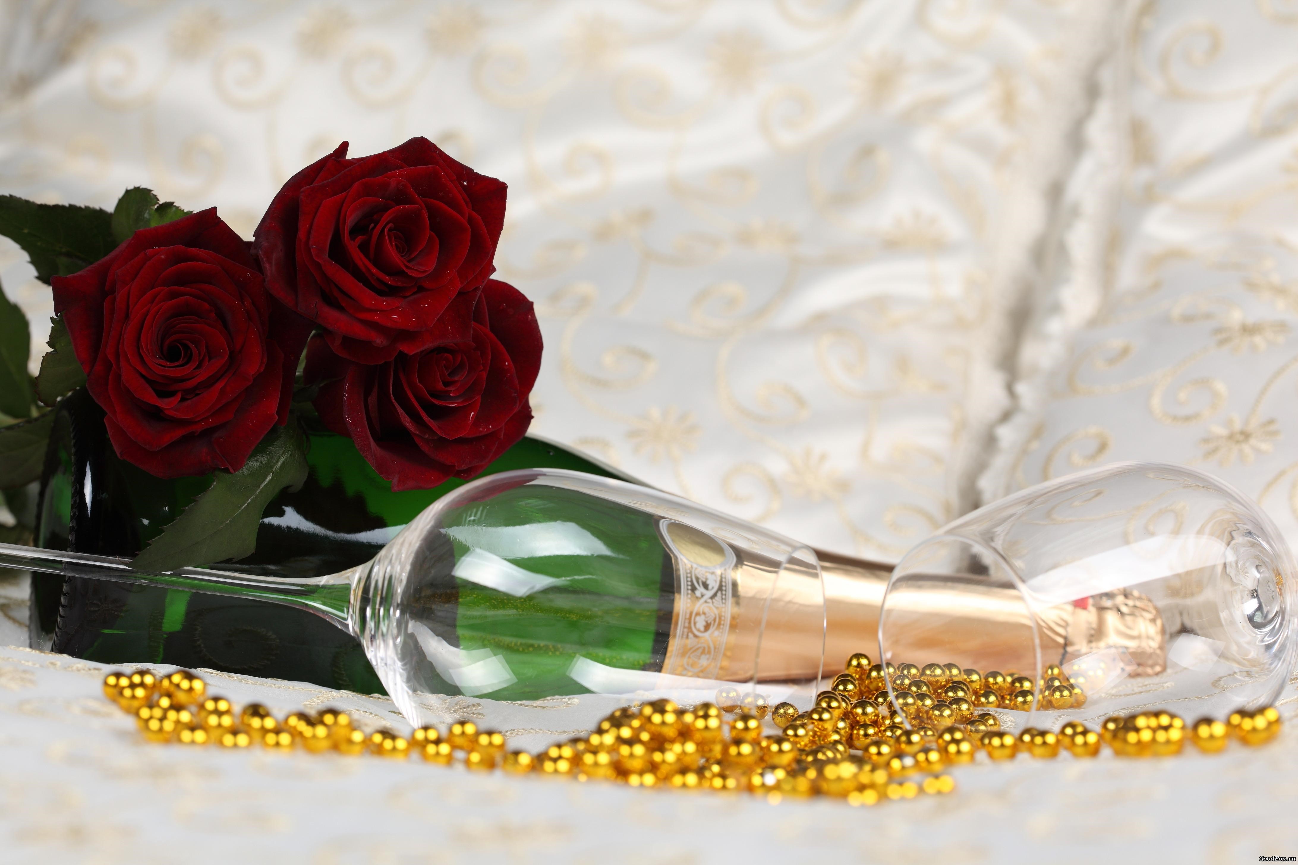 4K Roses and Champagne Glasses HD Wallpaper