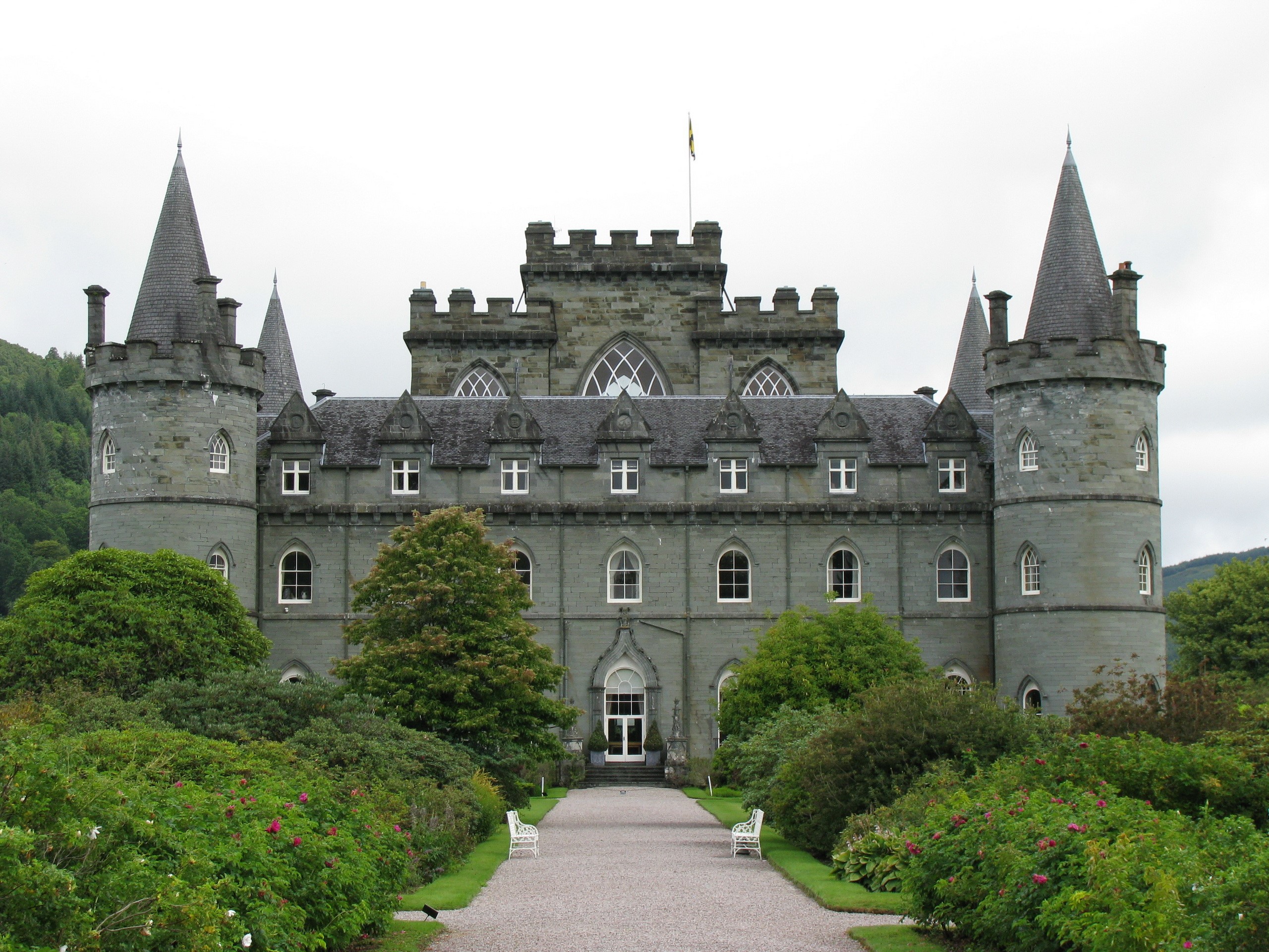 Inveraray Castle, Scotland HD Wallpaper