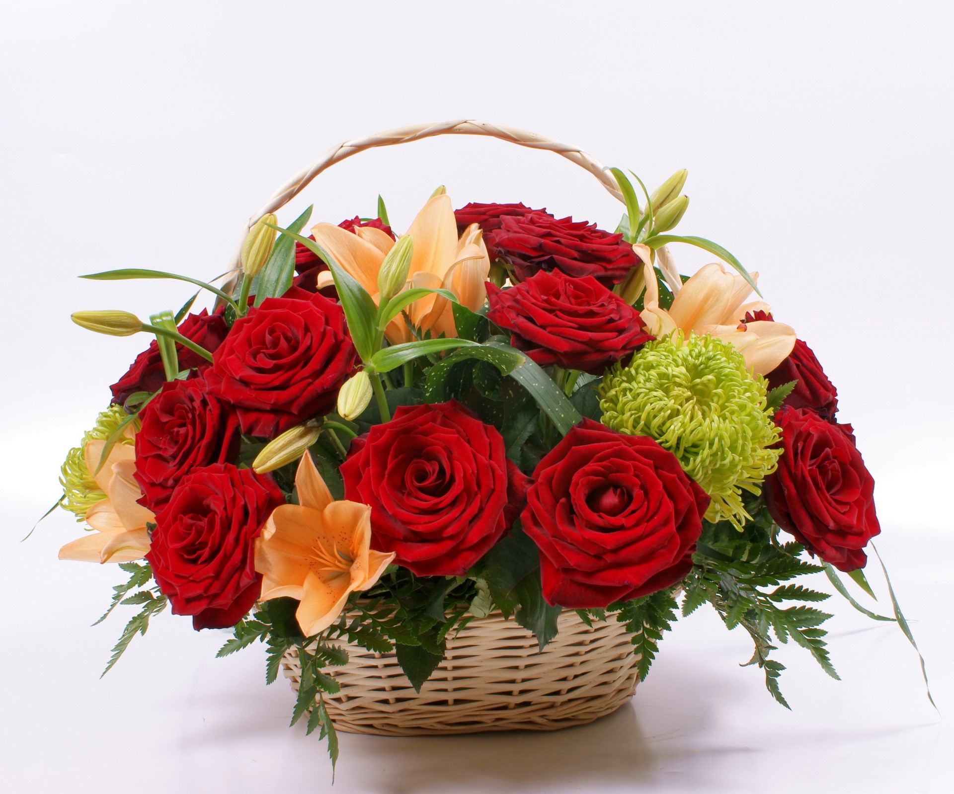 Red roses and lilies in a basket HD Wallpaper