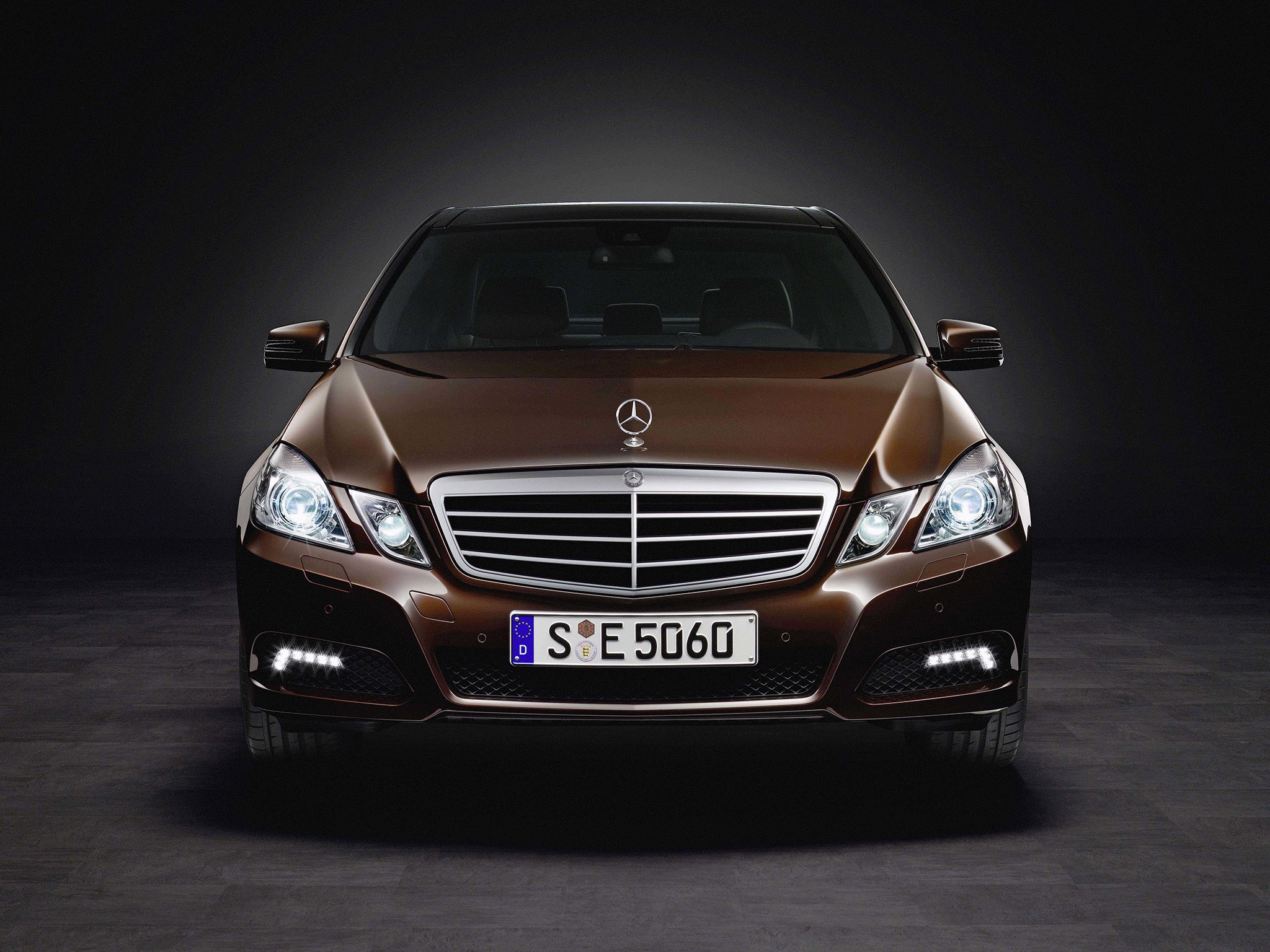 Mercedes-Benz E-Class Sedan HD Wallpaper
