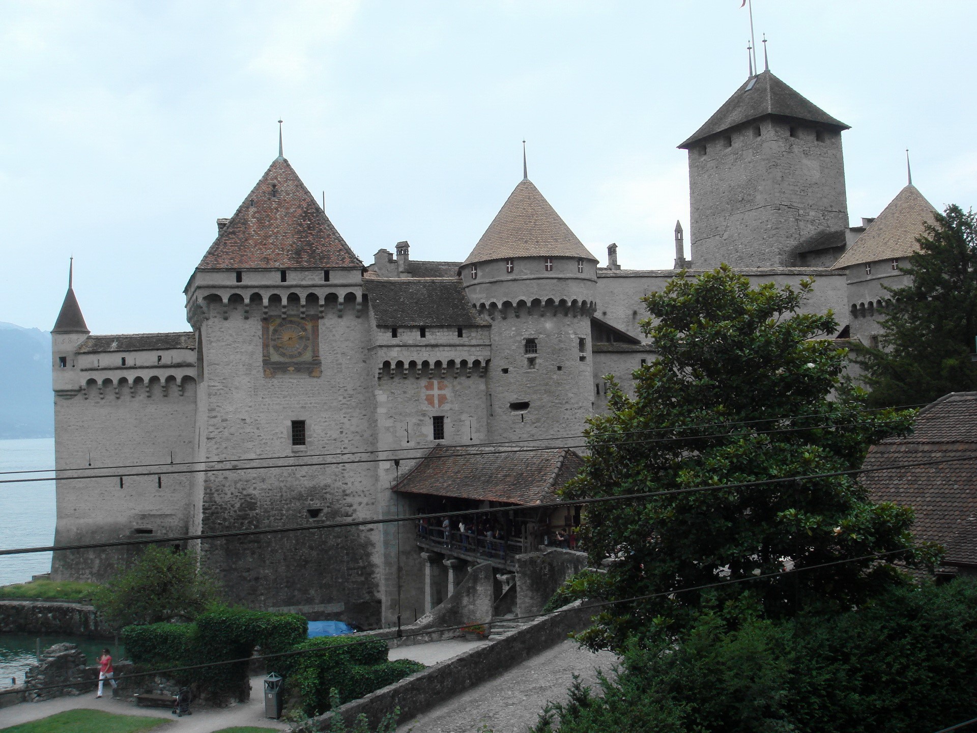 Chillon Castle on Lake Geneva, Switzerland HD Wallpaper