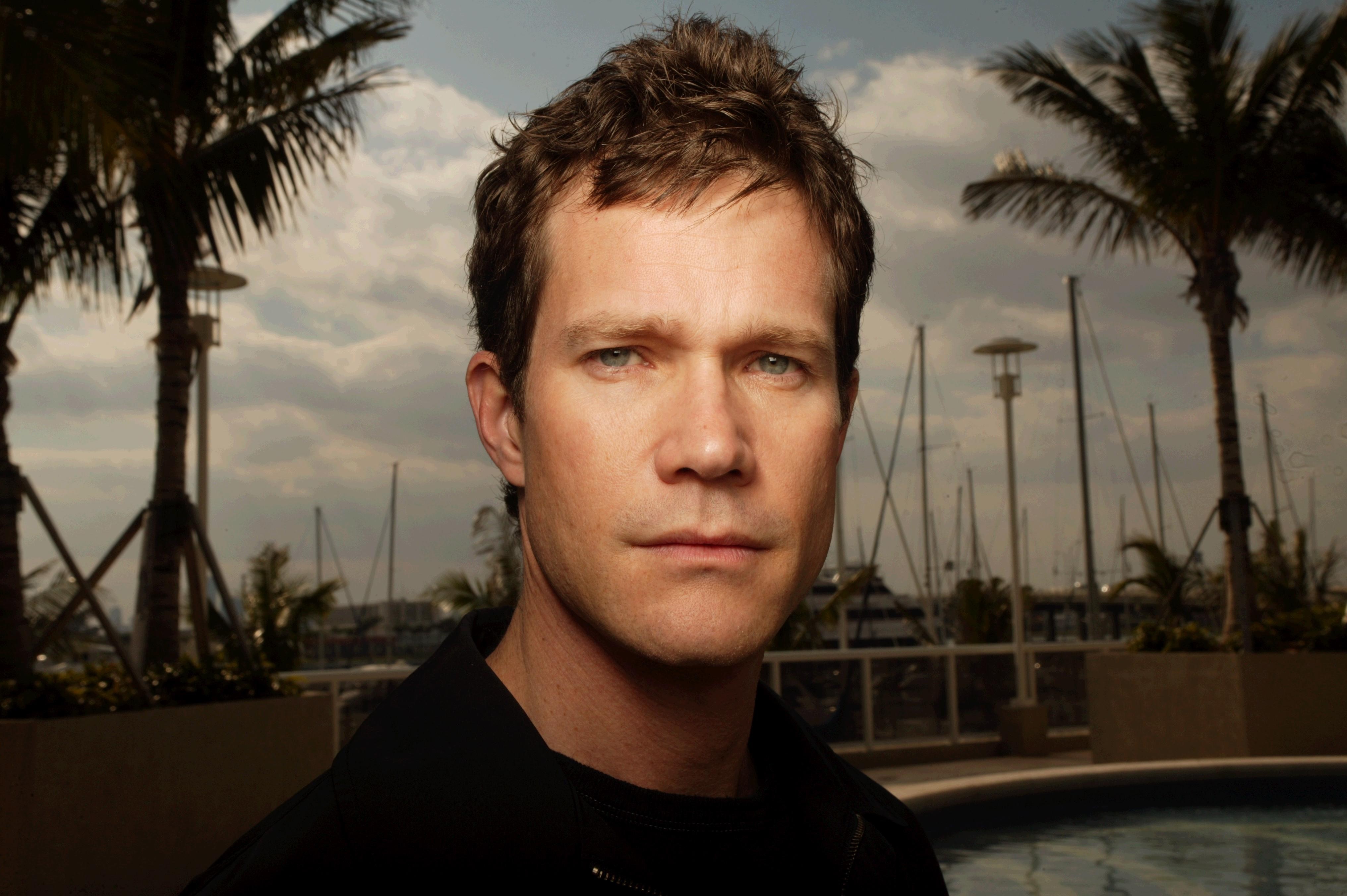 4K Nip/Tuck HD Wallpaper