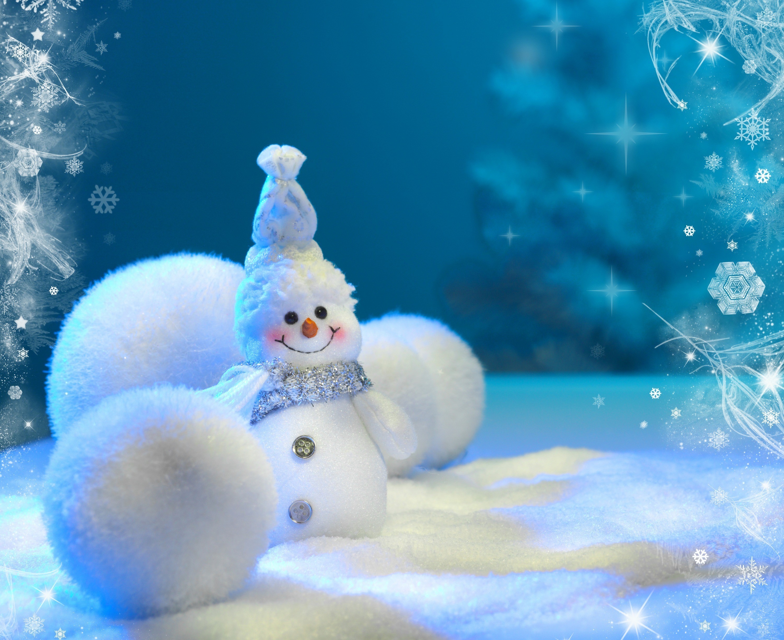 Christmas snowman with snow and snowflakes HD Wallpaper