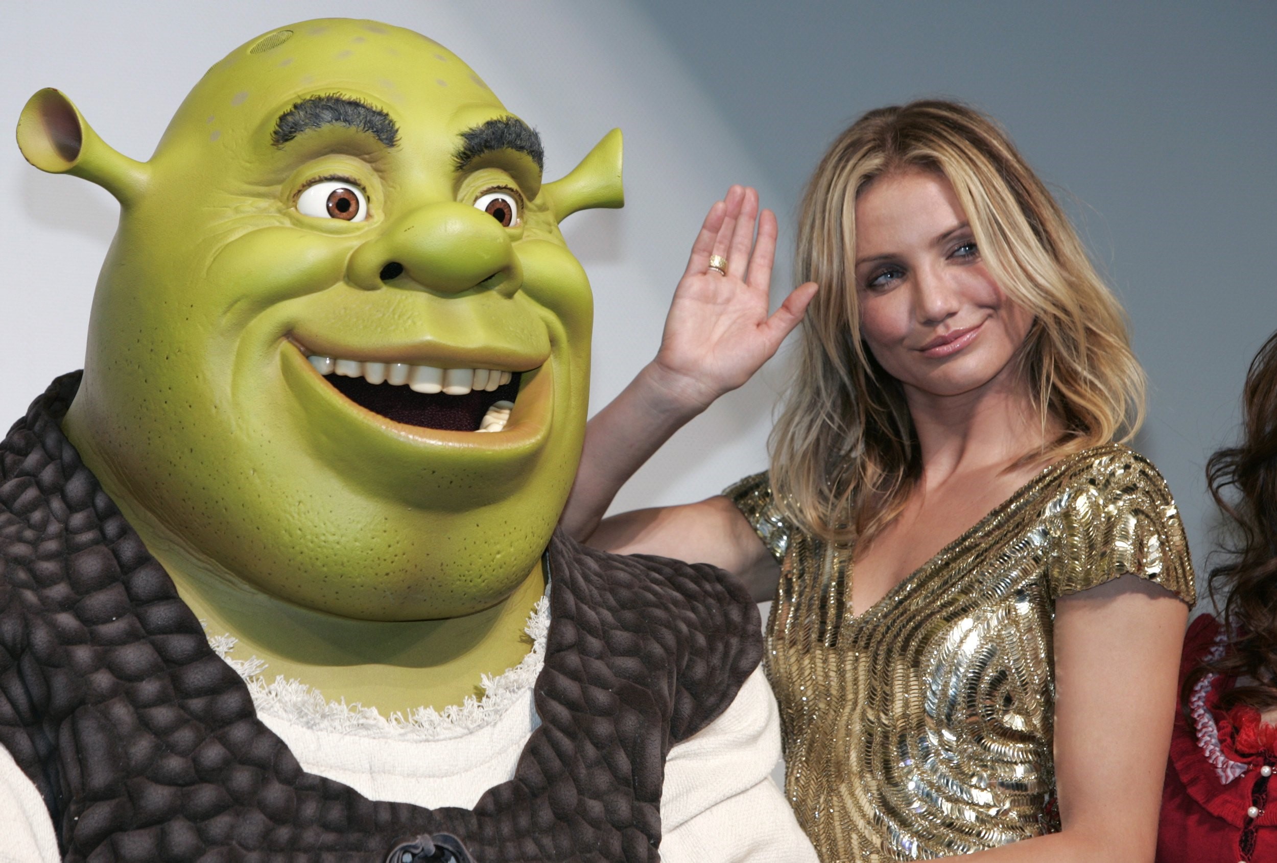 Cameron Diaz with Shrek character HD Wallpaper
