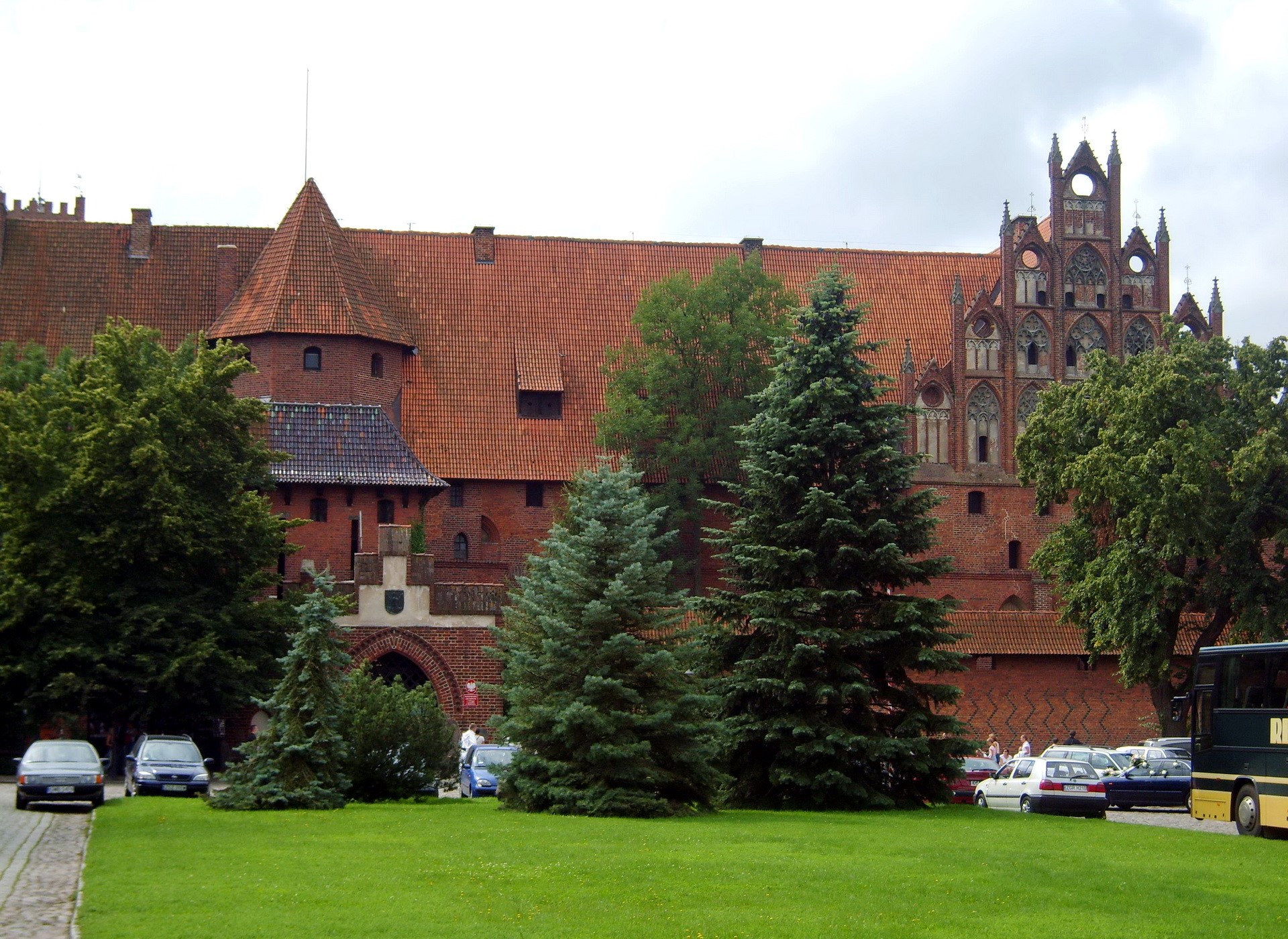 Malbork Castle, Poland HD Wallpaper