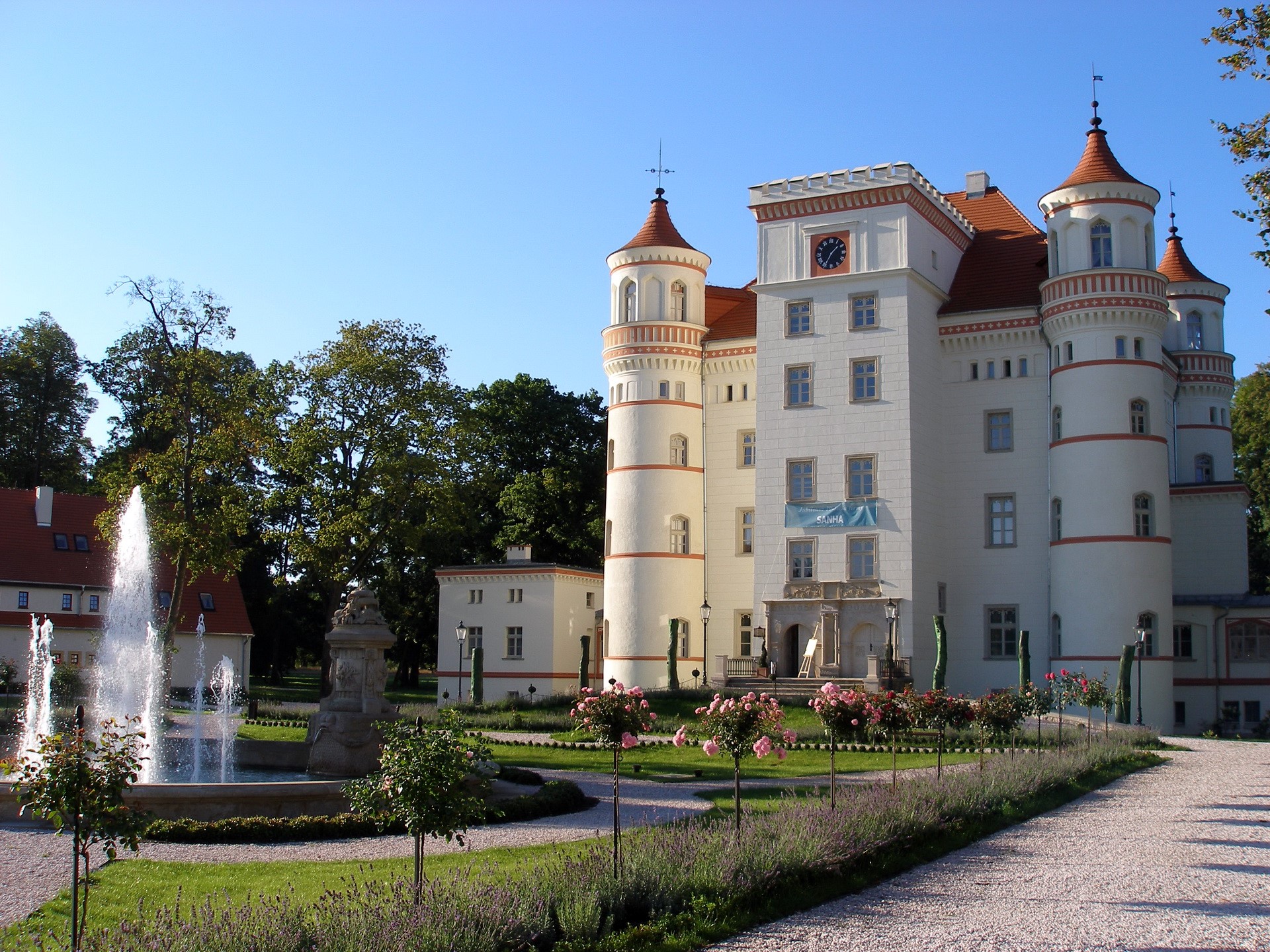 Wojanow Palace in Poland HD Wallpaper