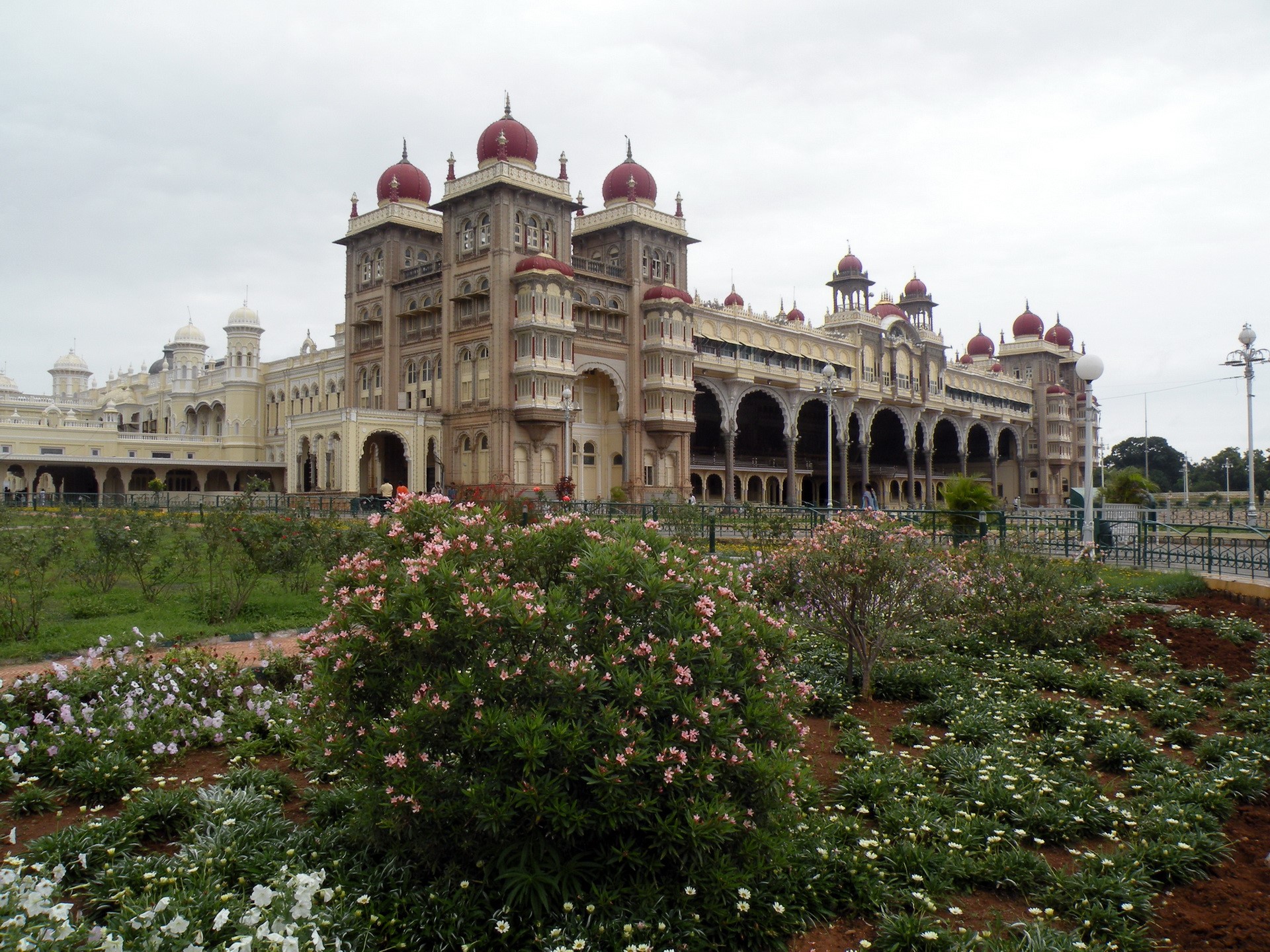Mysore Palace in India HD Wallpaper