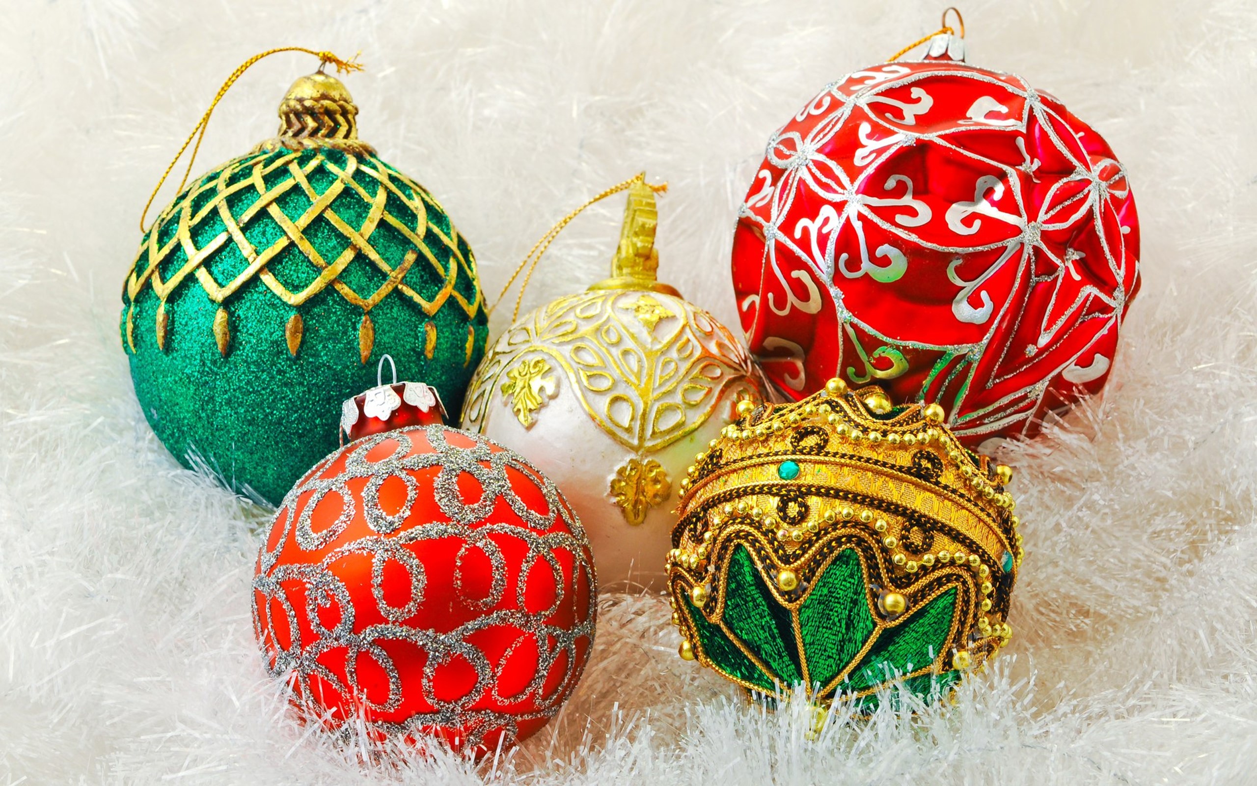 Christmas ornaments on a white fluffy background HD Wallpaper