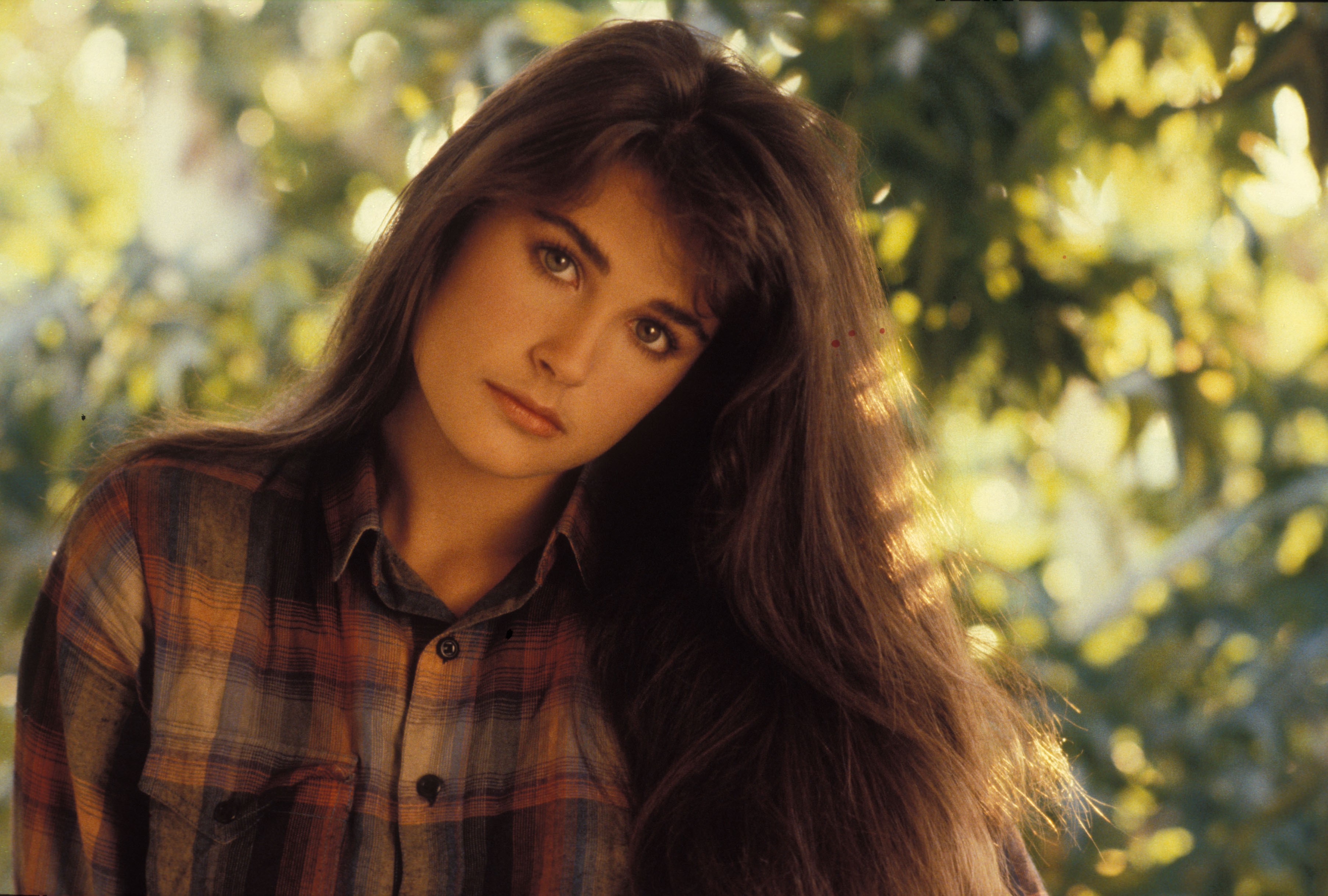 Demi Moore in a plaid shirt HD Wallpaper