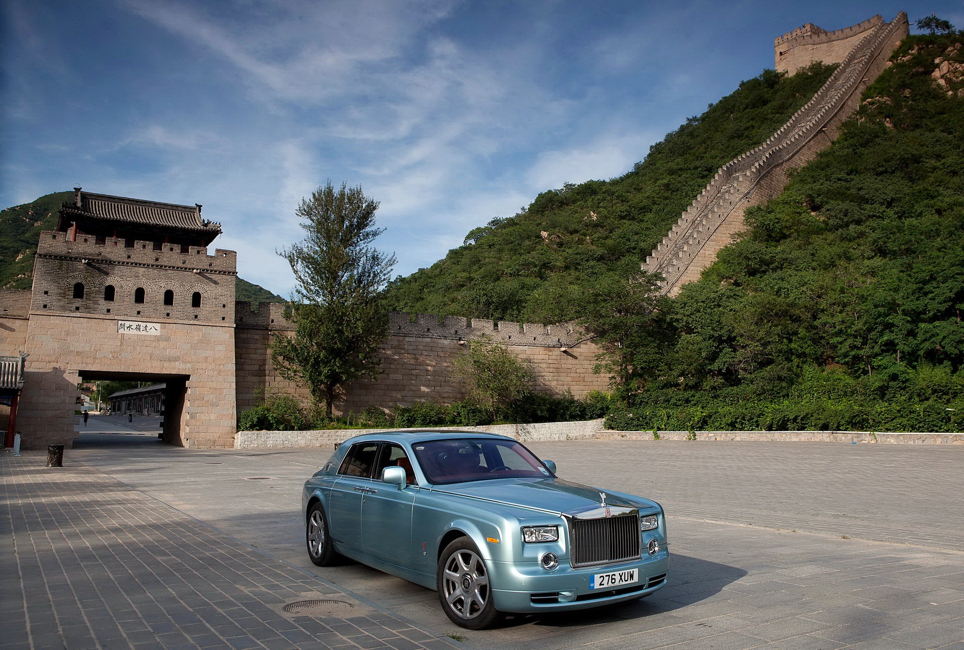 Rolls-Royce Phantom at the Great Wall of China HD Wallpaper