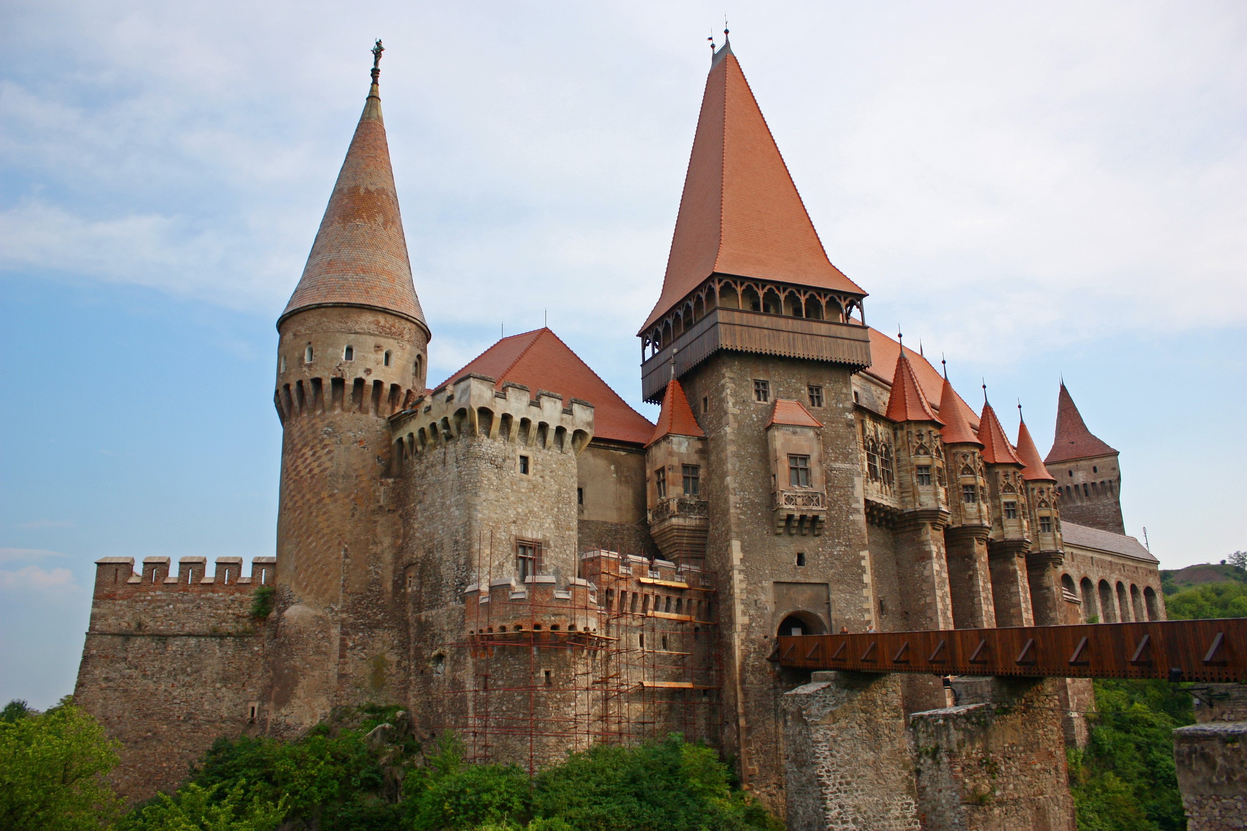 Hunyad Castle in Transylvania, Romania HD Wallpaper