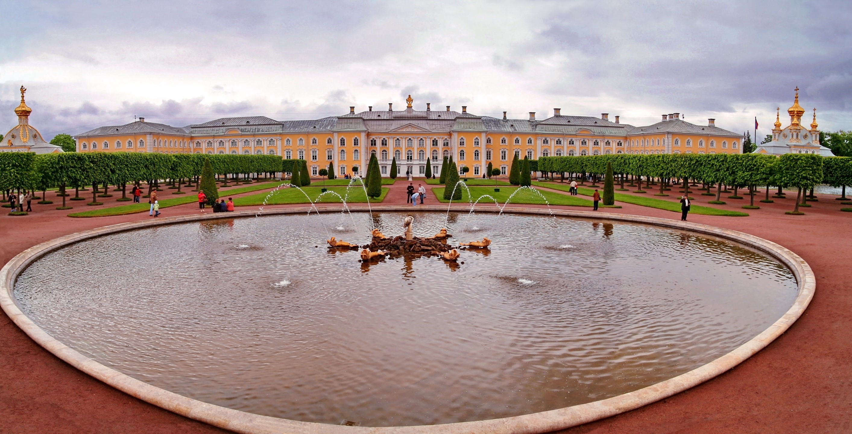 Peterhof Palace and Gardens with Fountain HD Wallpaper