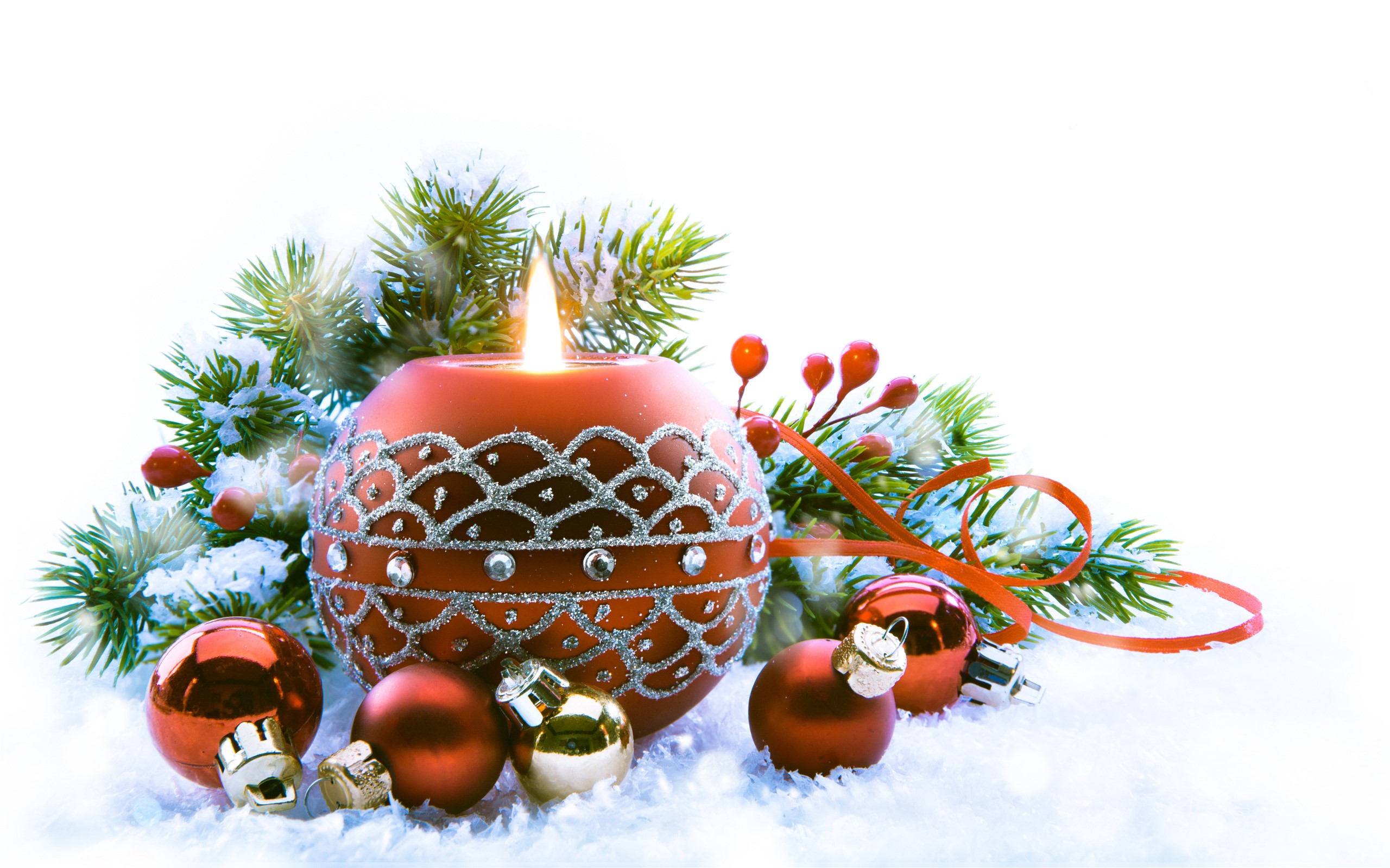 Christmas candle with ornaments and pine branches HD Wallpaper