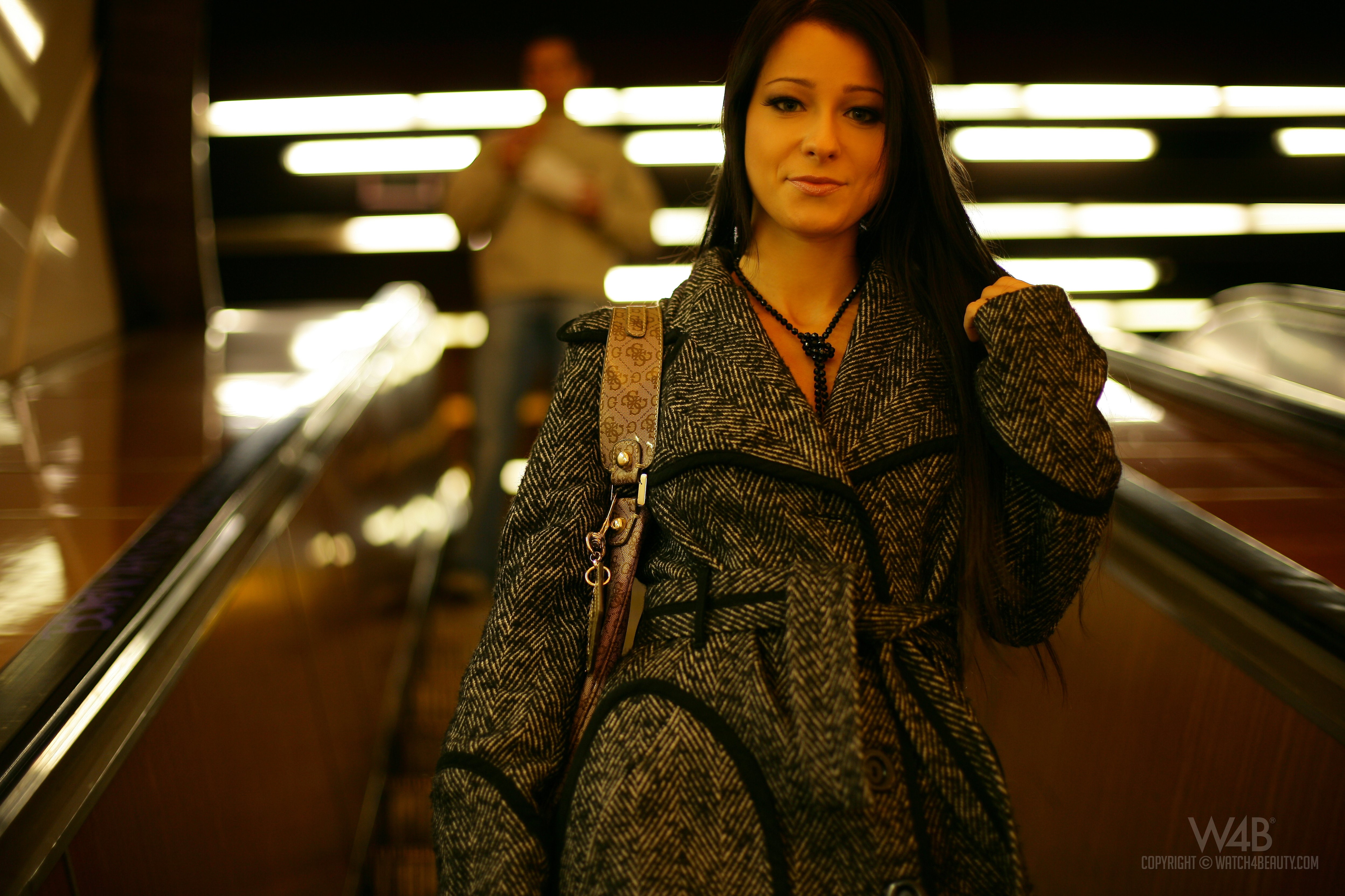 Melisa Mendiny on Escalator HD Wallpaper