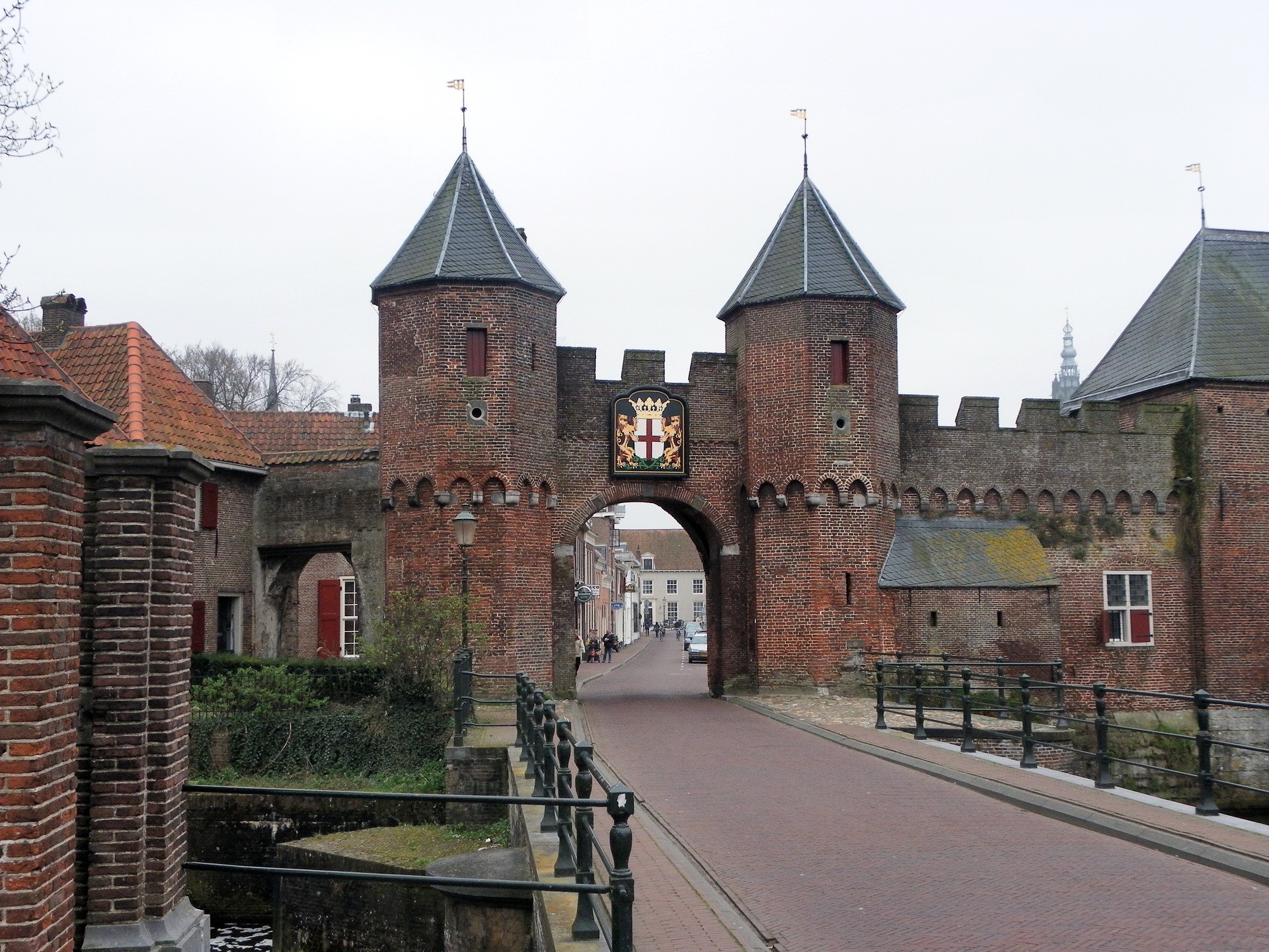 Koppelpoort medieval gate in Amersfoort, Netherlands HD Wallpaper