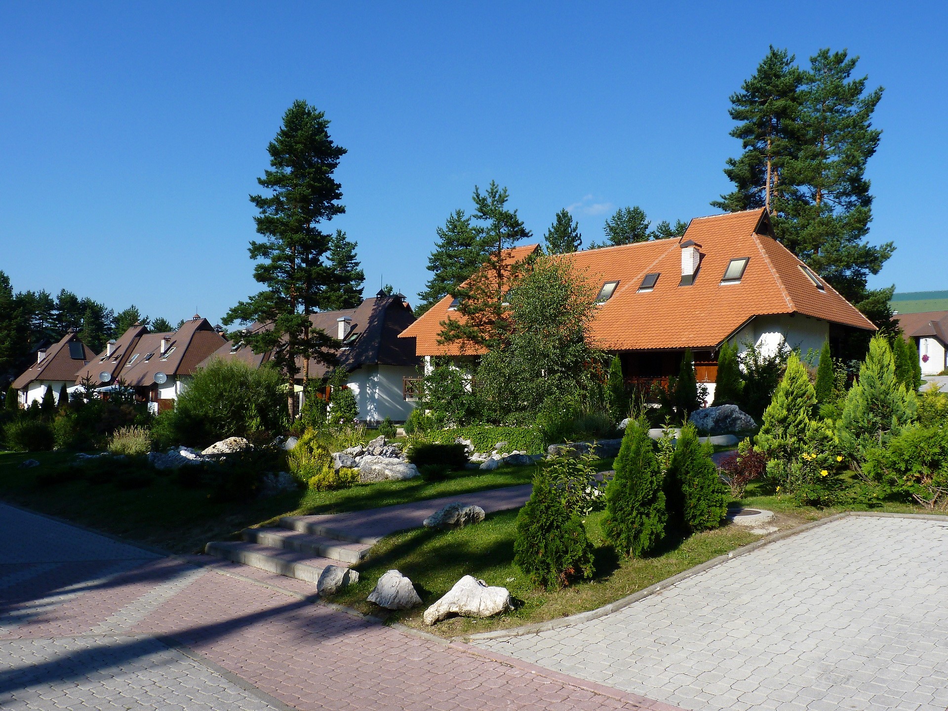 Houses in Zlatibor, Serbia HD Wallpaper