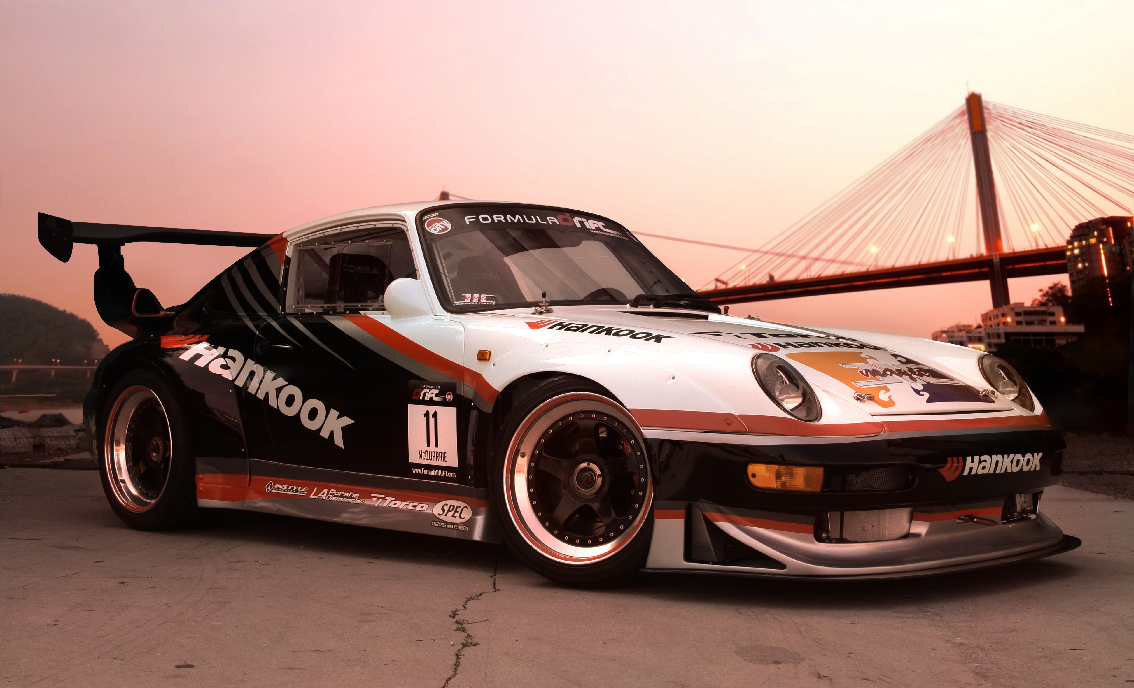 4K Porsche race car with Hankook livery HD Wallpaper