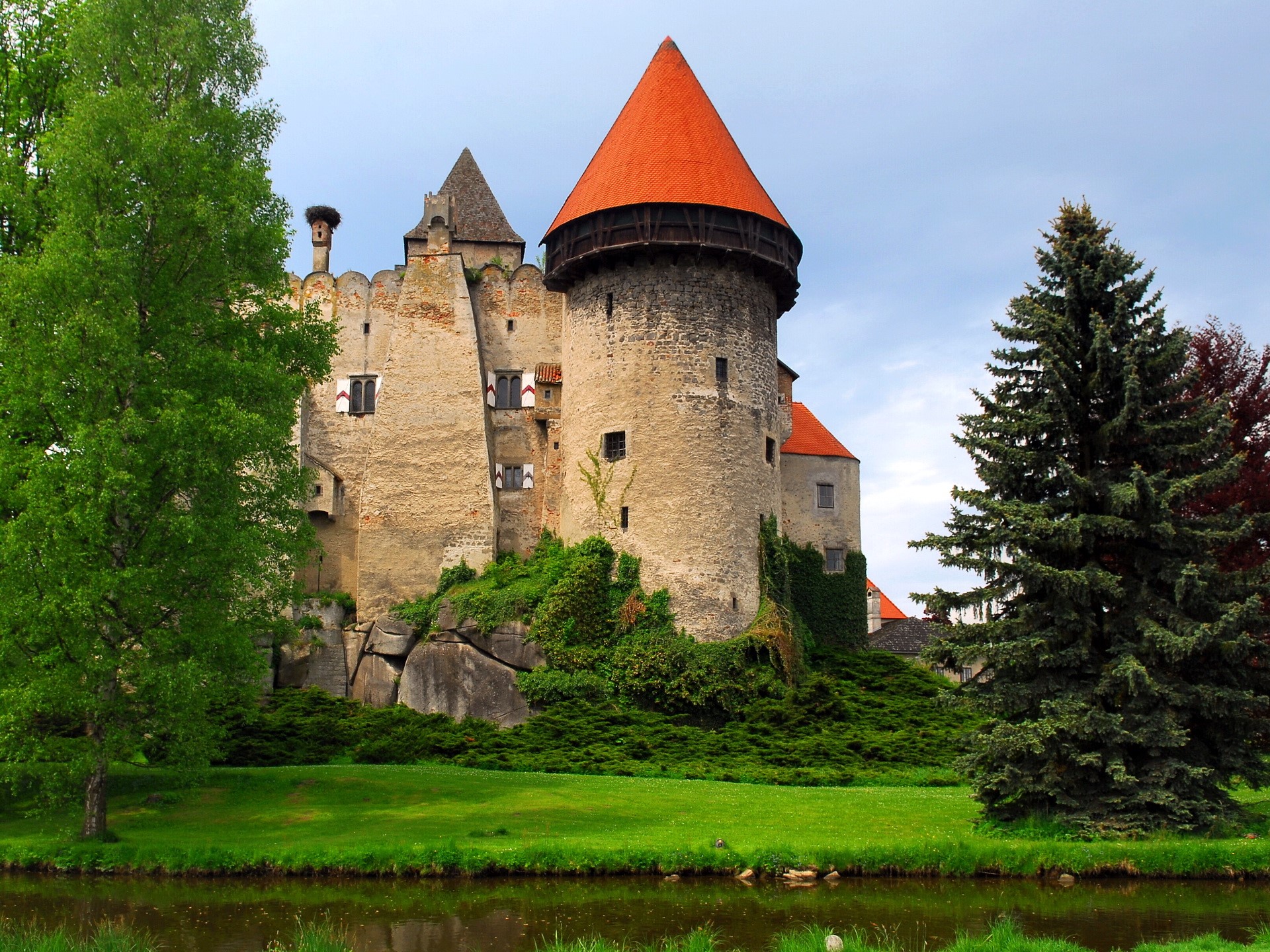 Heidenreichstein Castle in Austria HD Wallpaper