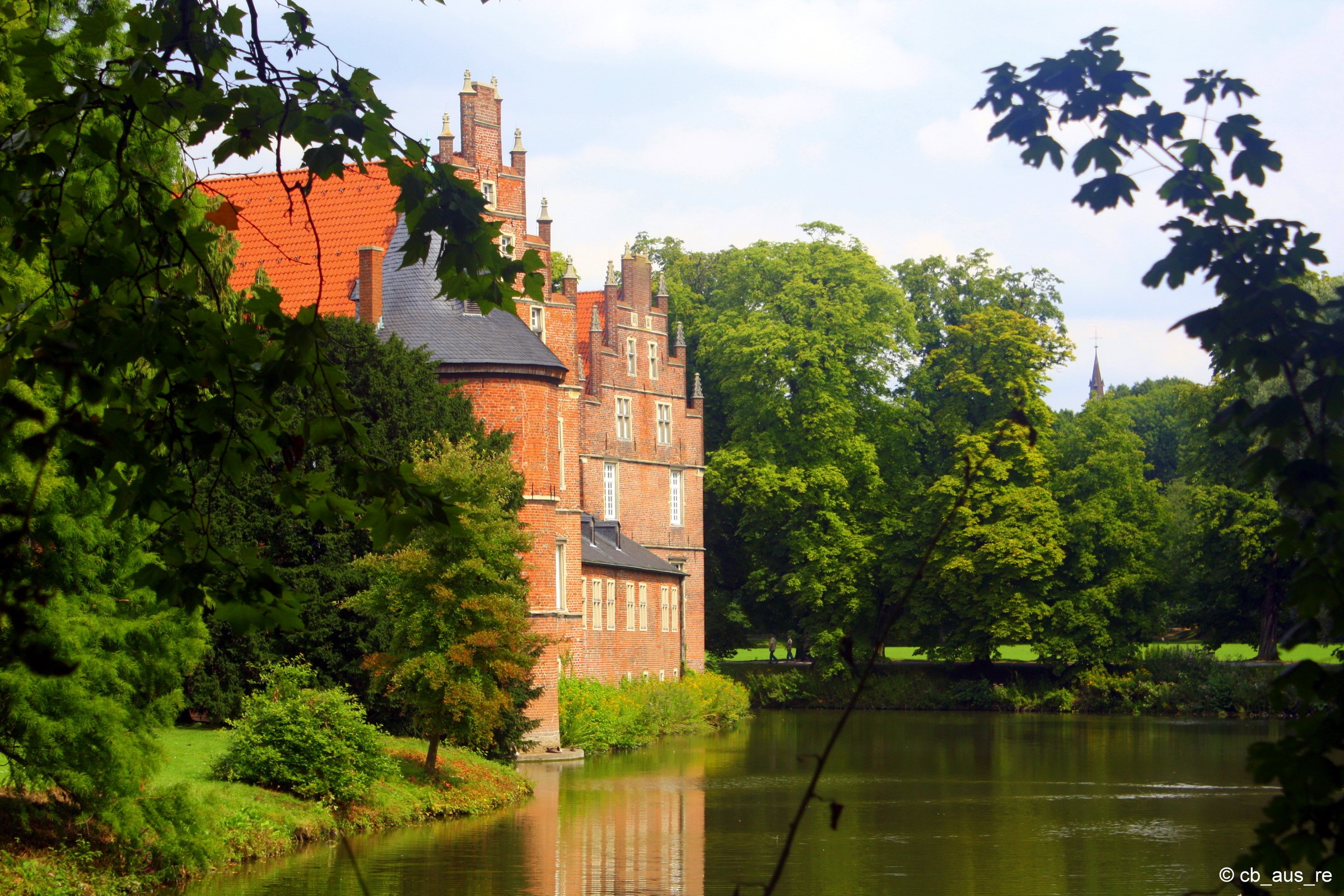Castle Herten in Germany with a moat HD Wallpaper