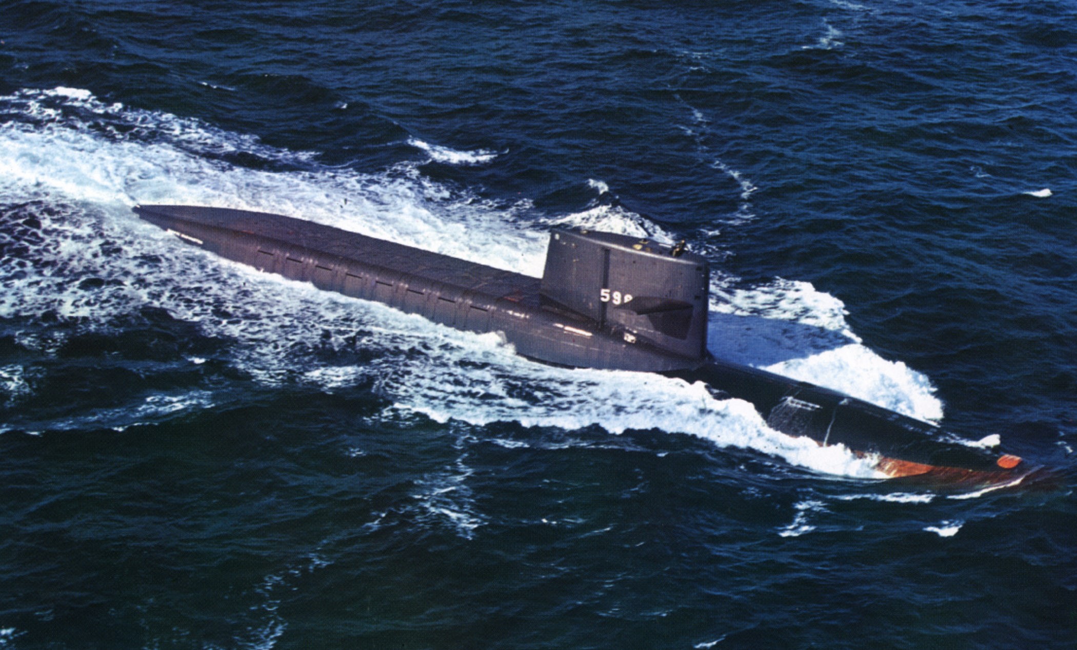 Submarine 59 sailing through the ocean HD Wallpaper