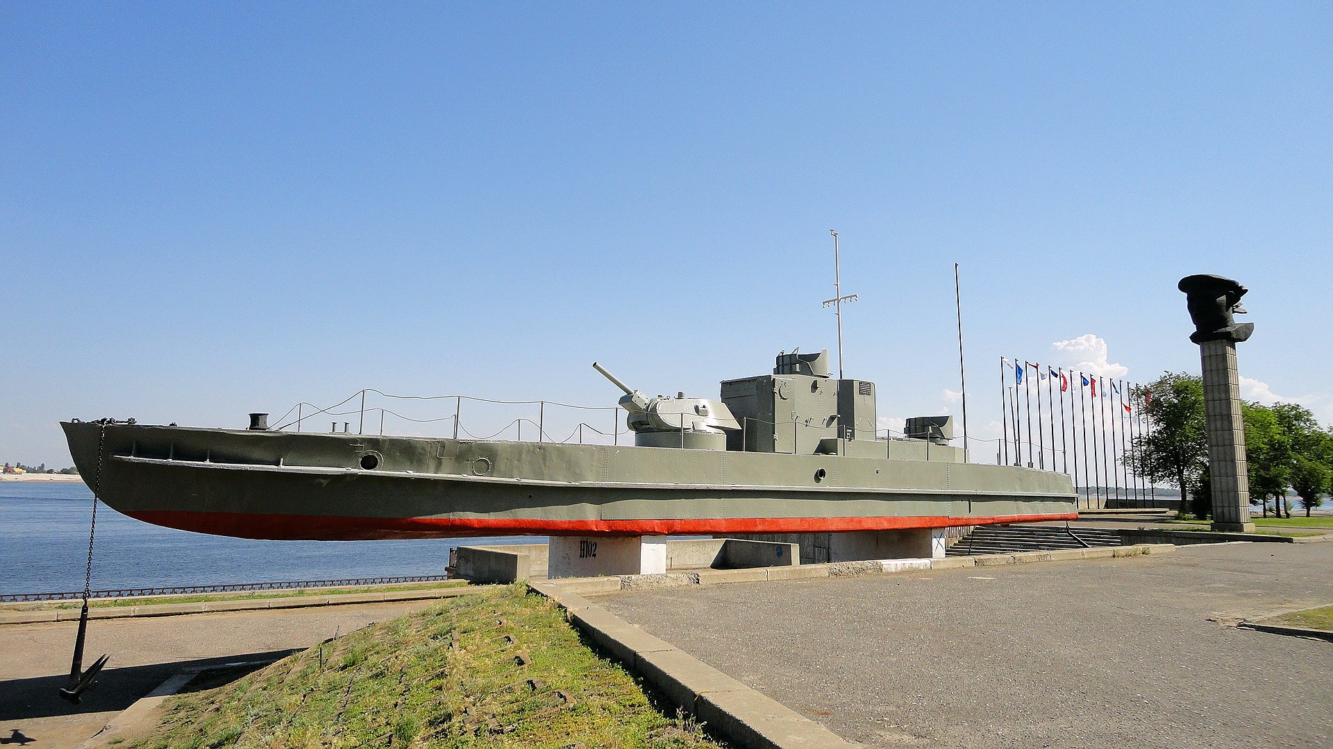 Monumental warship and monument in Volgograd HD Wallpaper
