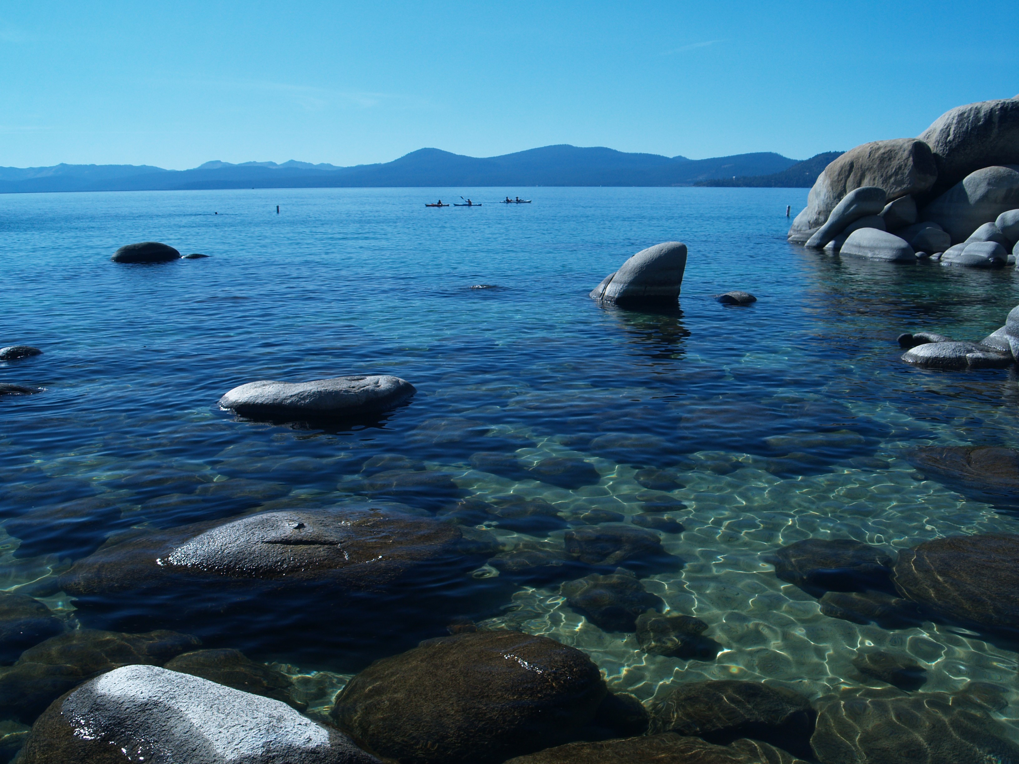 Lake Tahoe and Sand Harbor with Kayakers HD Wallpaper