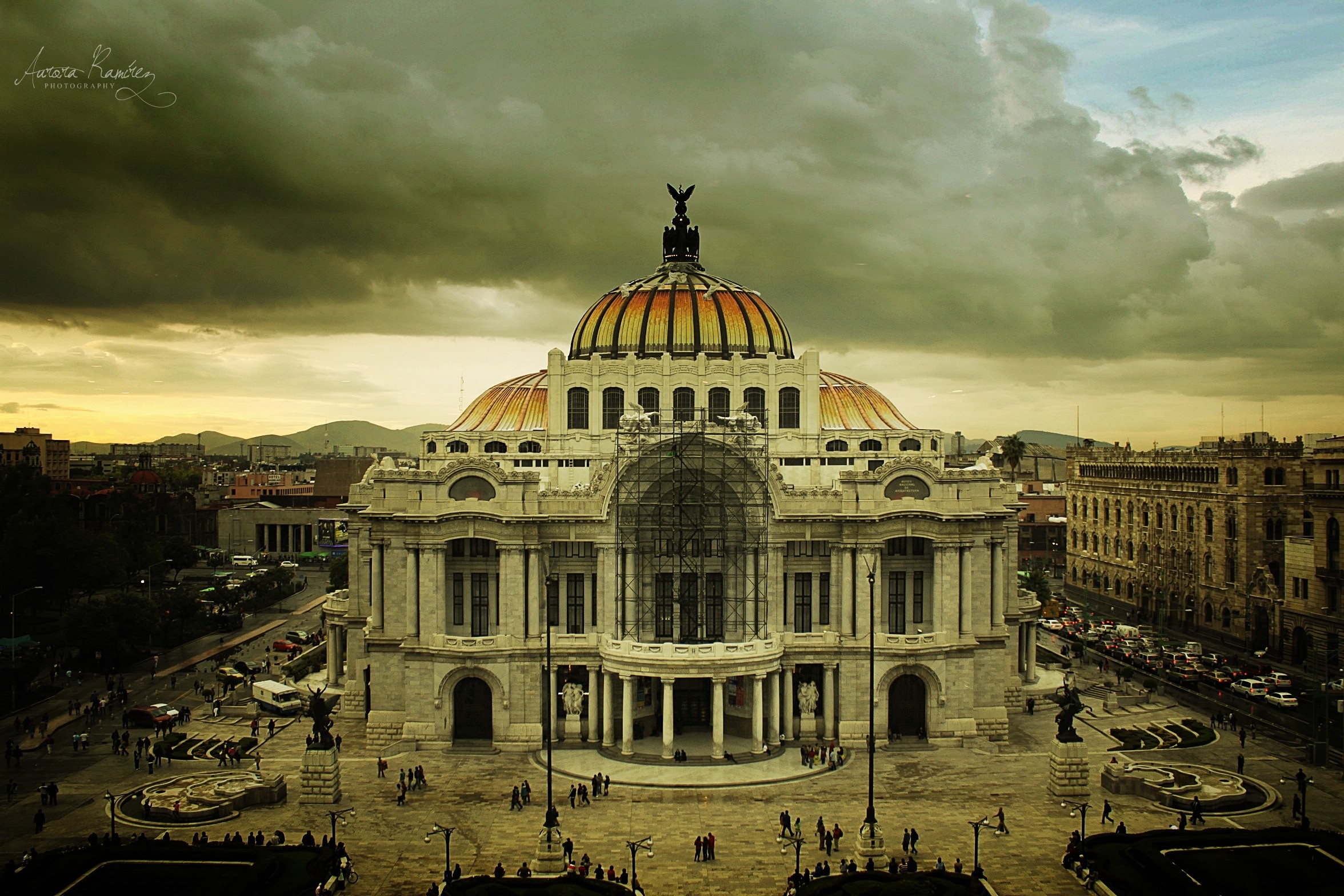 Palacio de Bellas Artes in Mexico City under cloudy sky HD Wallpaper