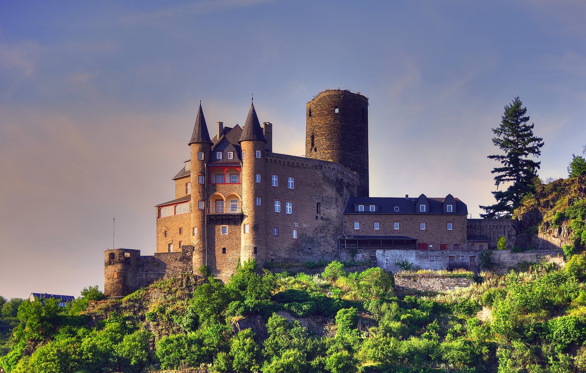 Castle Katz on a hill in Germany HD Wallpaper