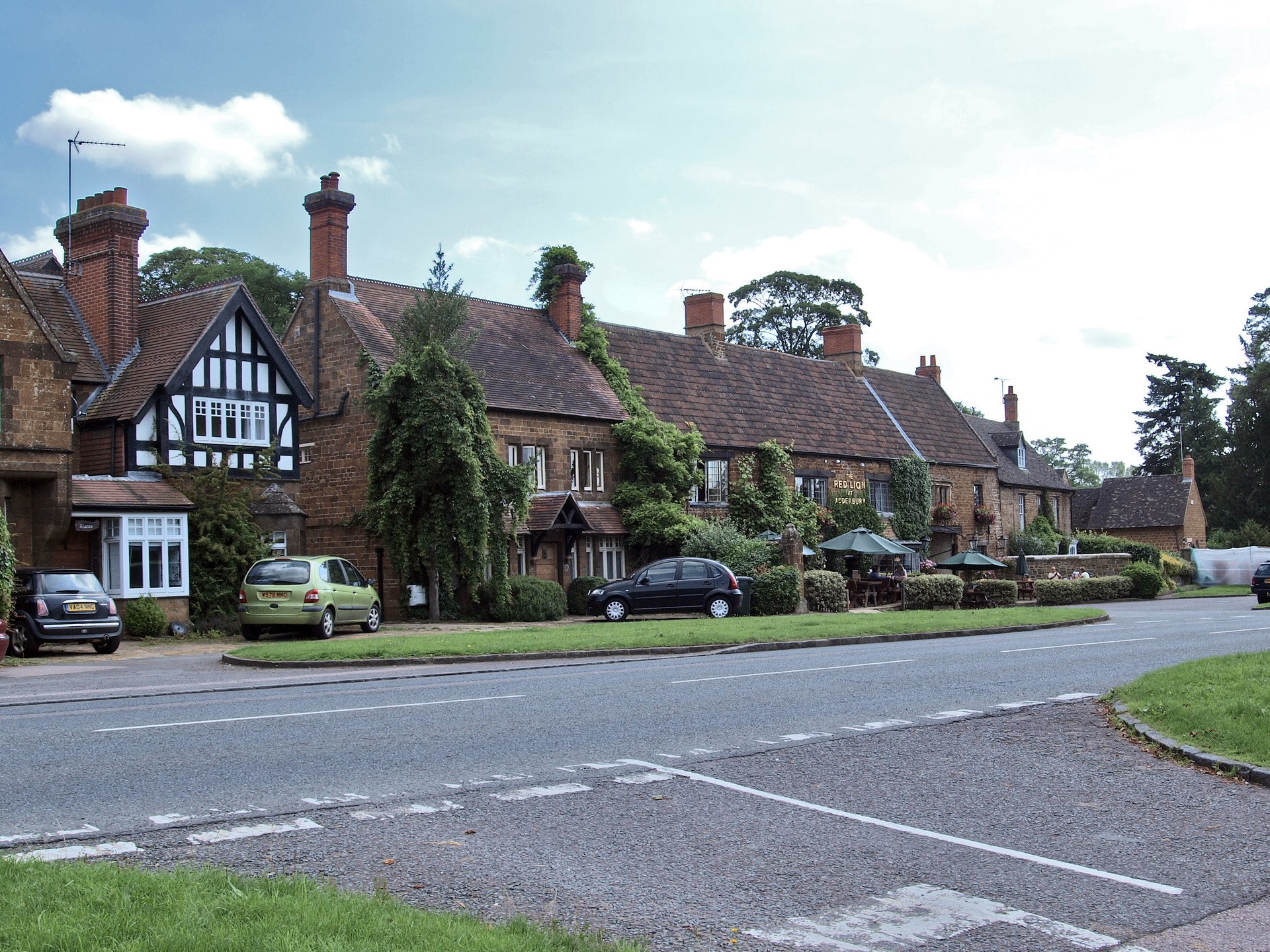 The Red Lion Pub, United Kingdom HD Wallpaper