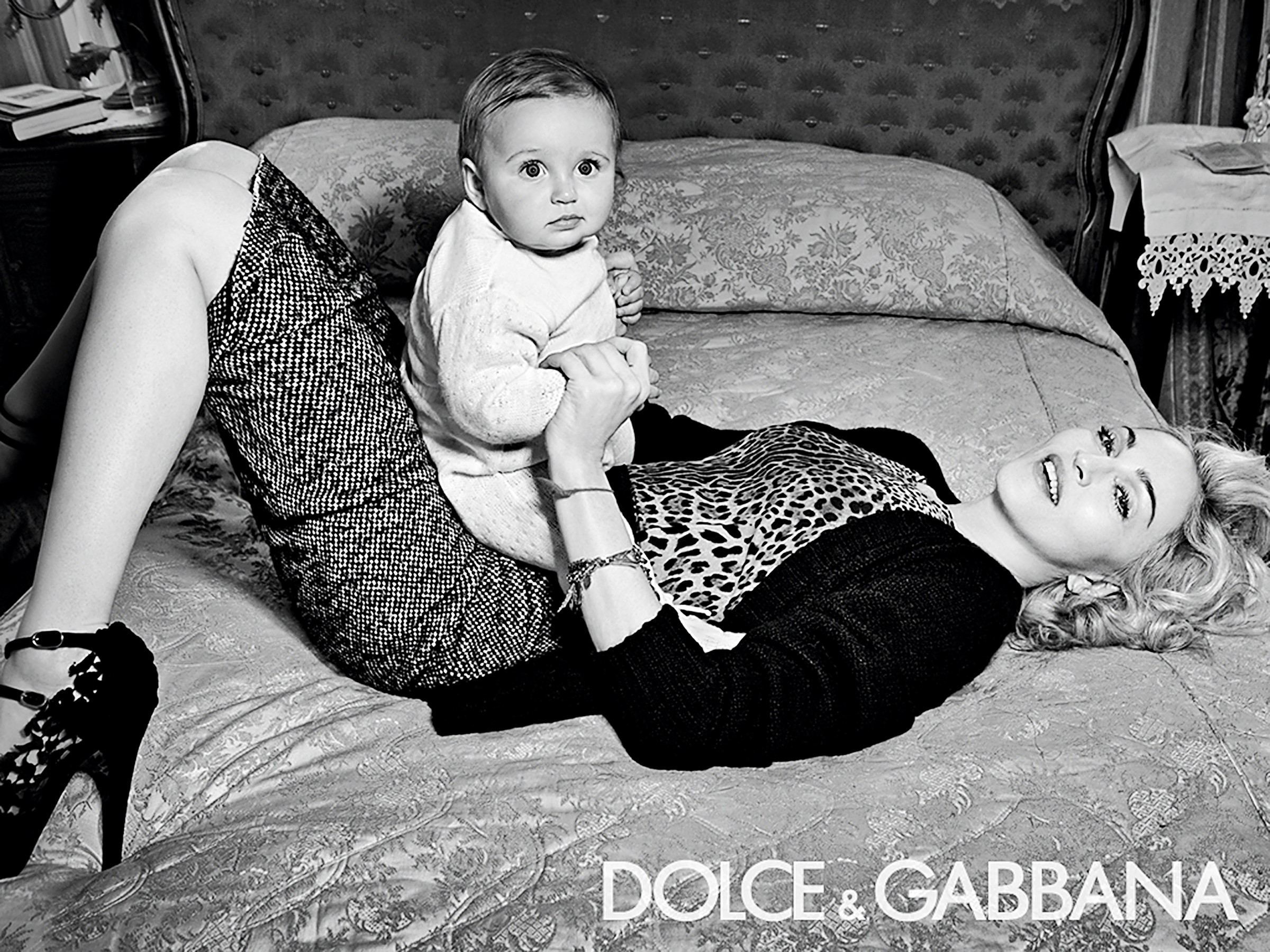 Madonna and child for Dolce & Gabbana HD Wallpaper
