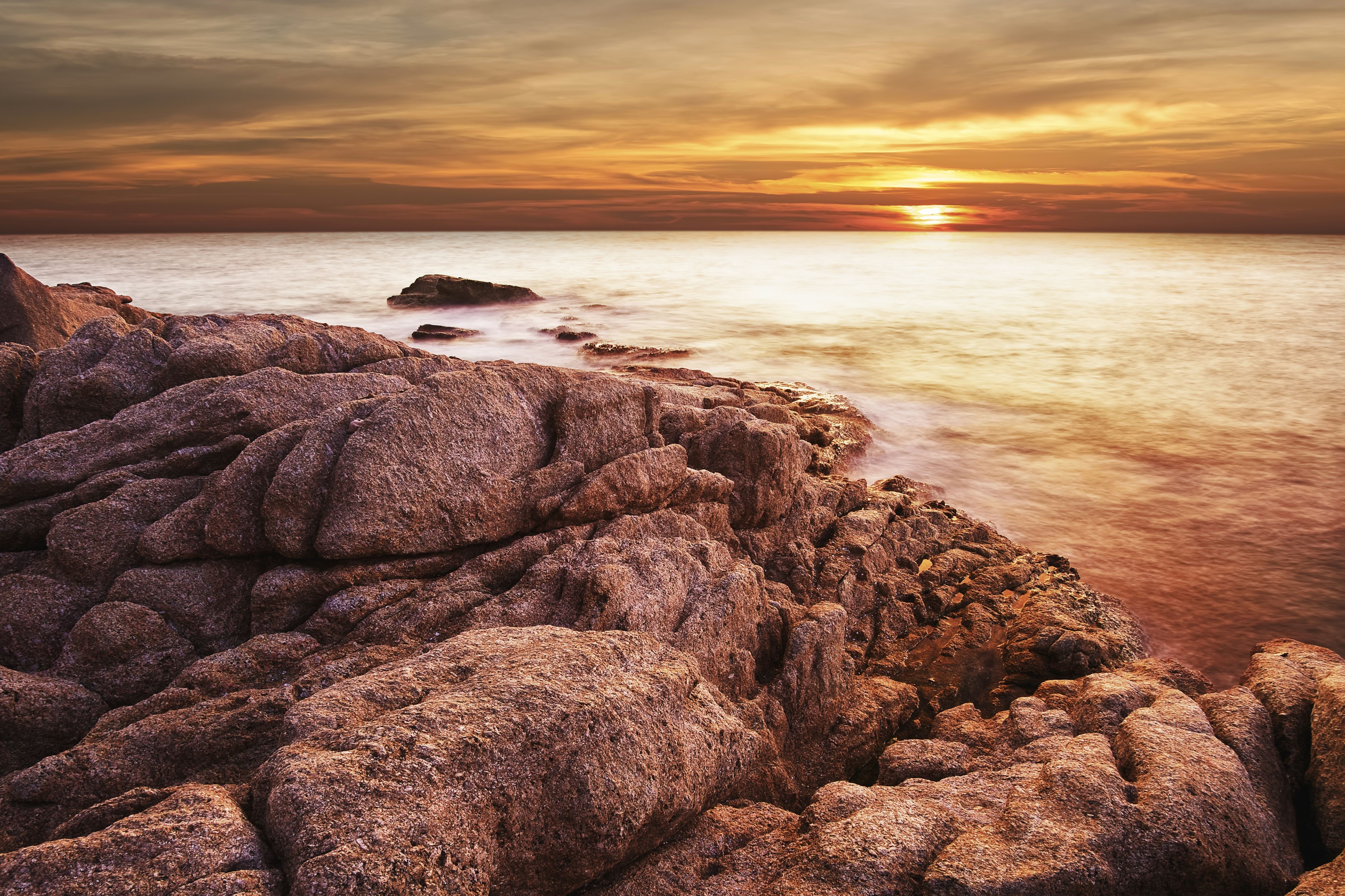 Rocky Coastline at Sunset HD Wallpaper