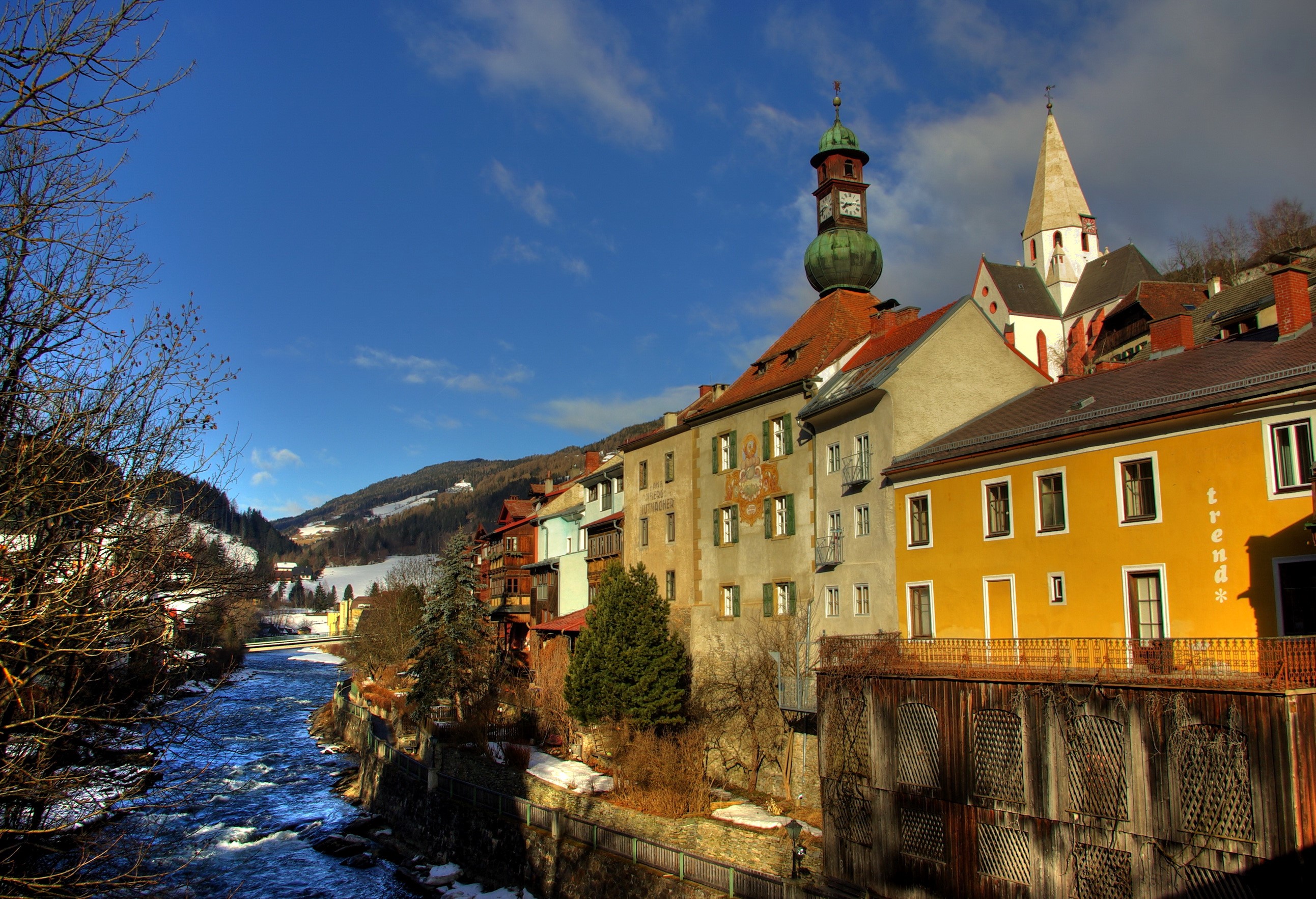 River and buildings in Austria HD Wallpaper