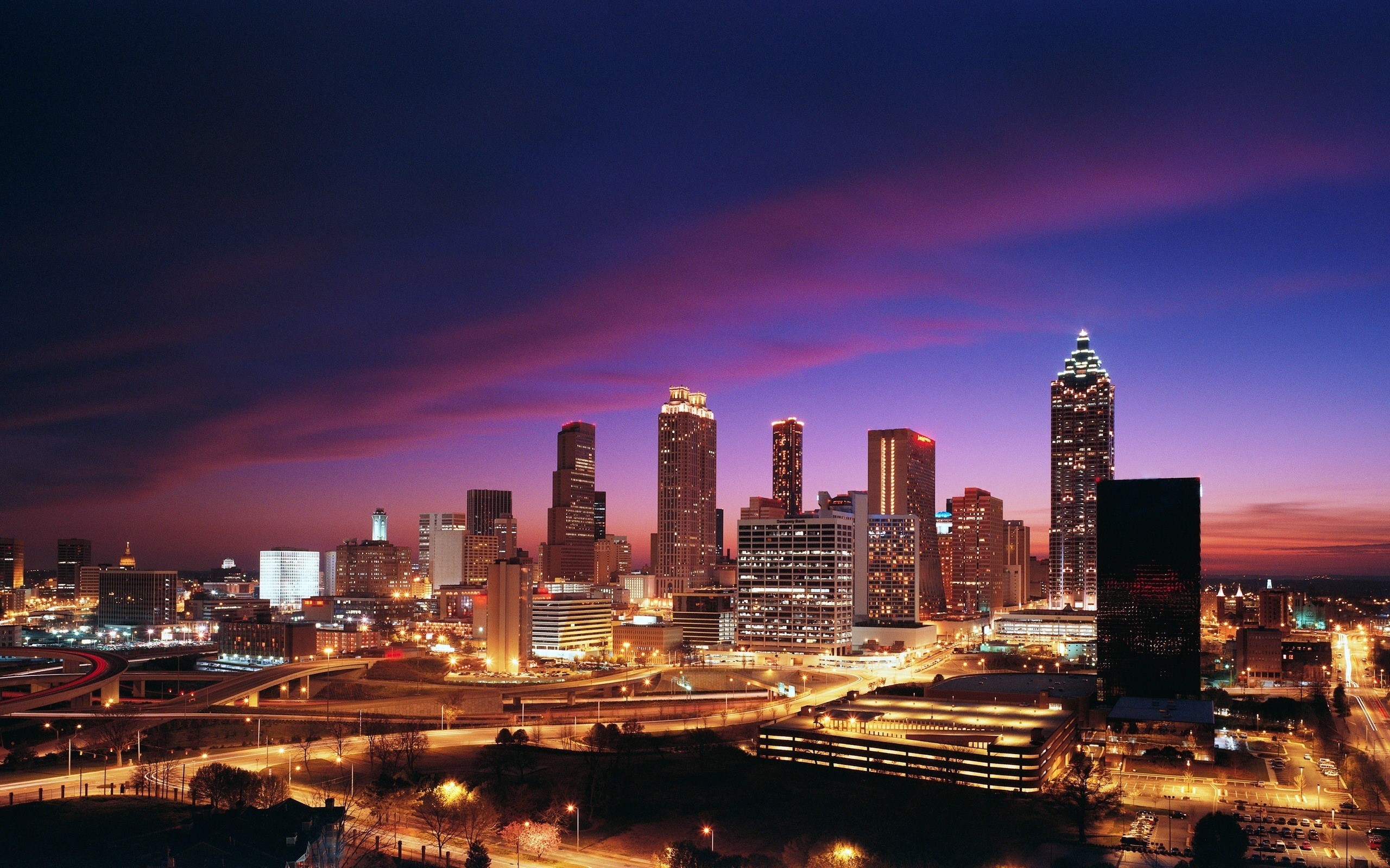 Atlanta skyline at dusk with purple sky HD Wallpaper