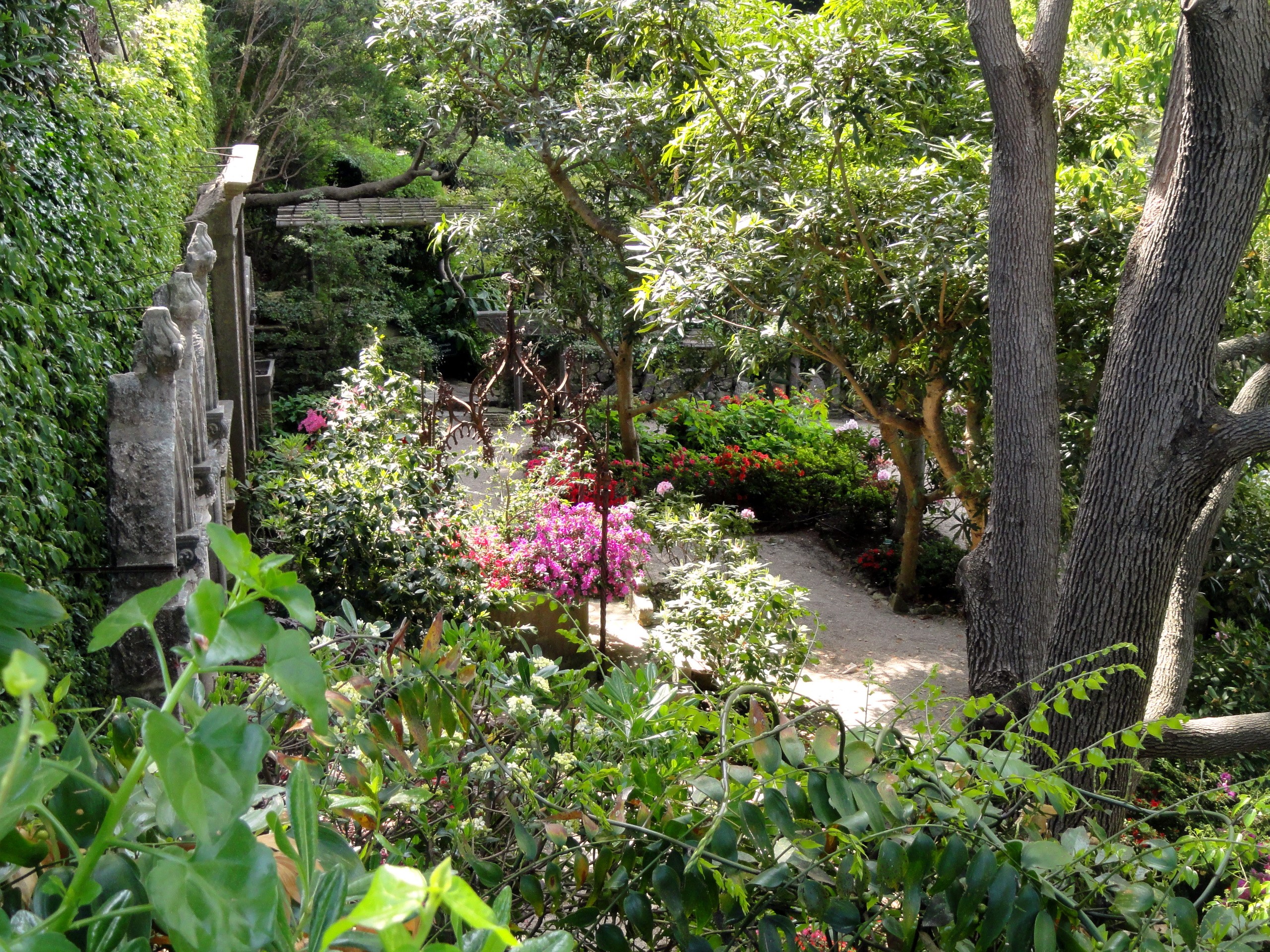 Gardens of the Villa Ephrussi de Rothschild HD Wallpaper