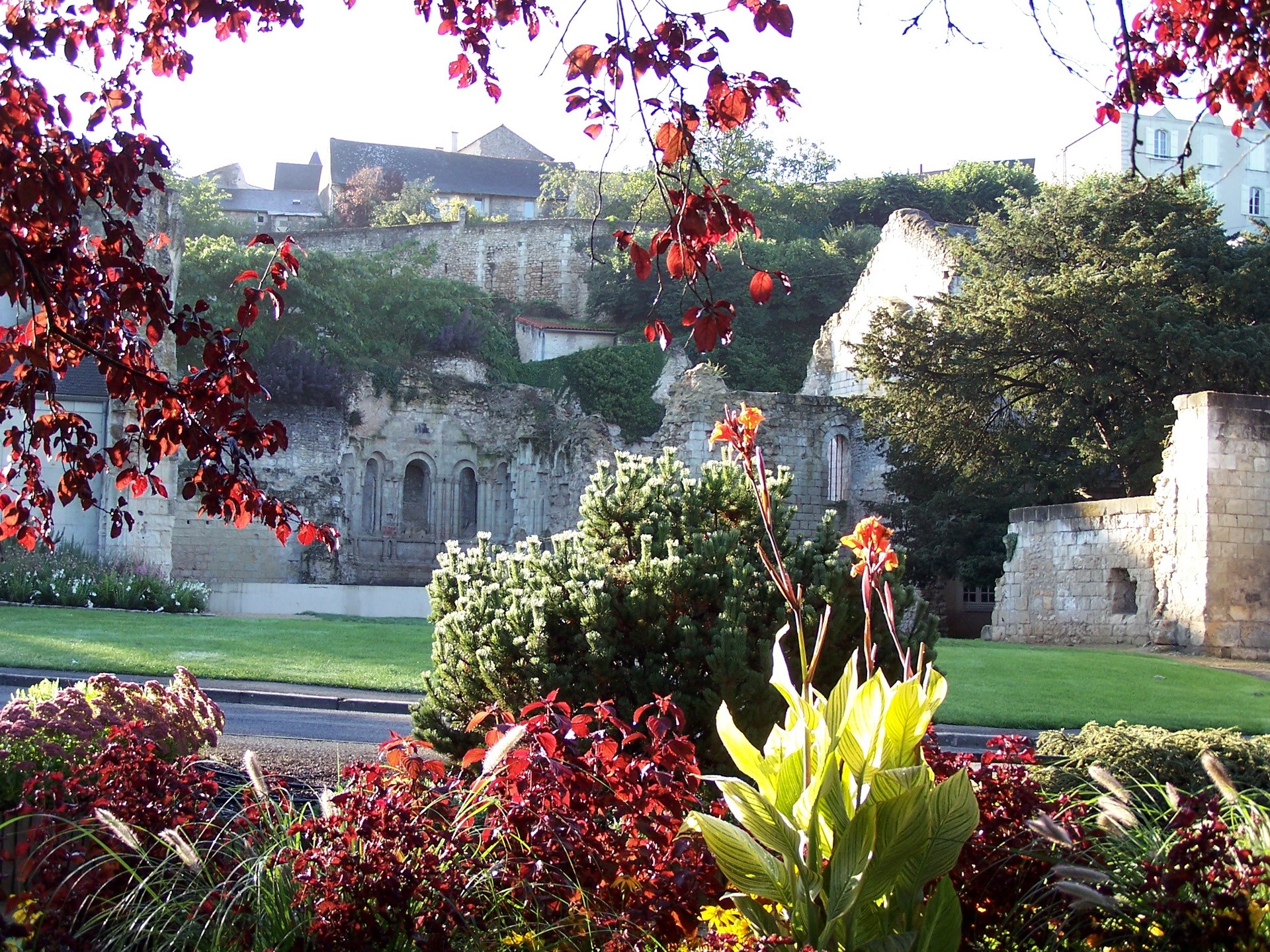Ruins of Abbaye aux Hommes in Caen, France HD Wallpaper