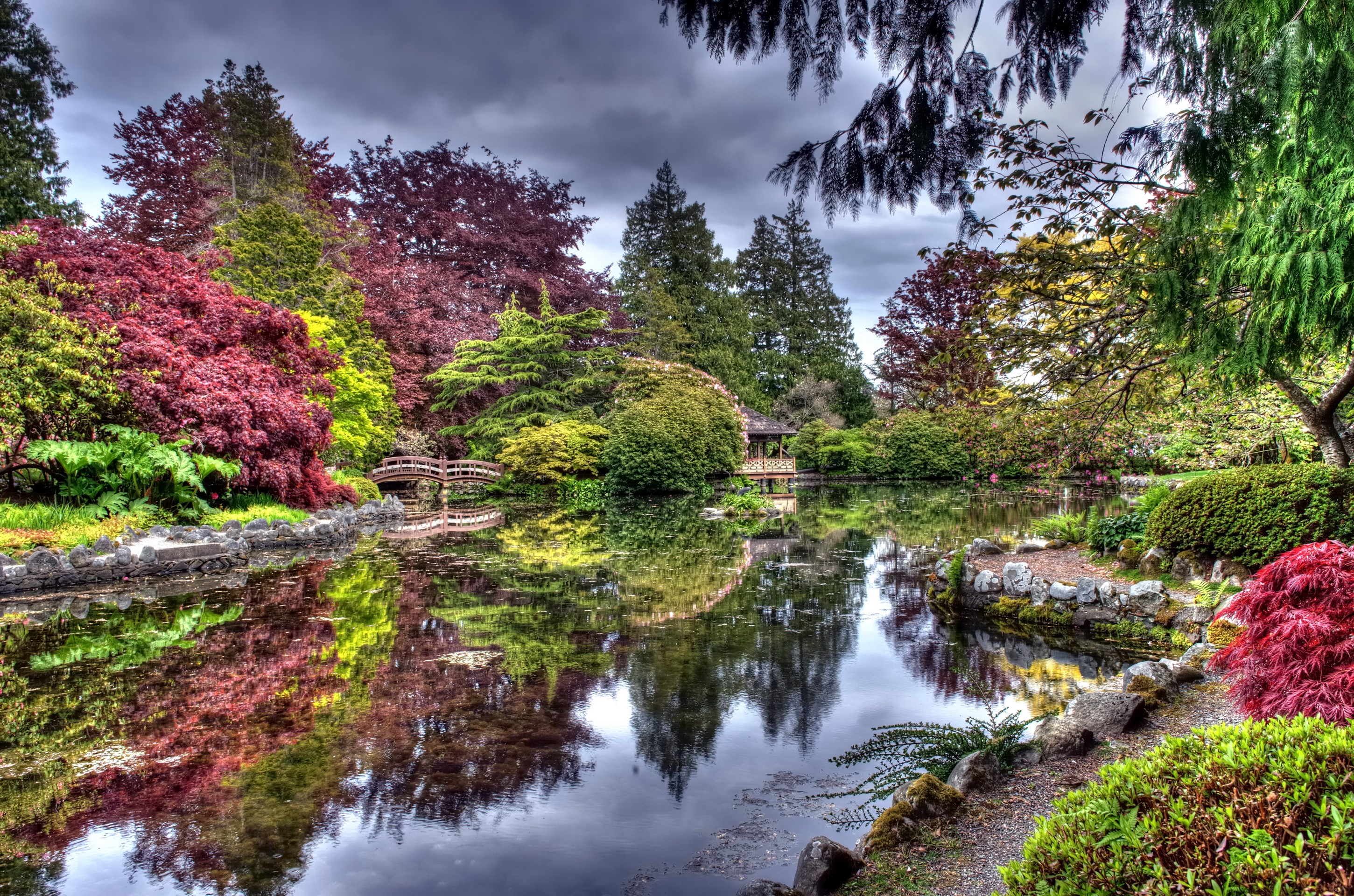 Japanese Garden with Pond and Bridge HD Wallpaper