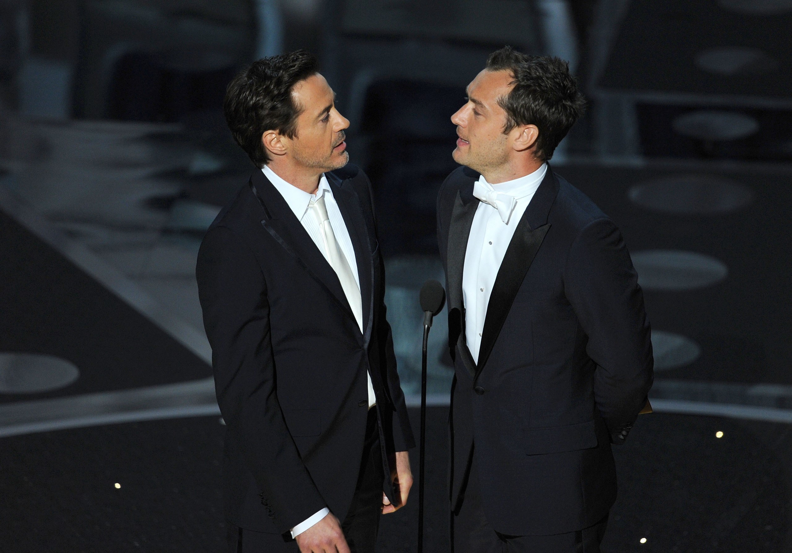 Robert Downey Jr. and Jude Law on stage HD Wallpaper