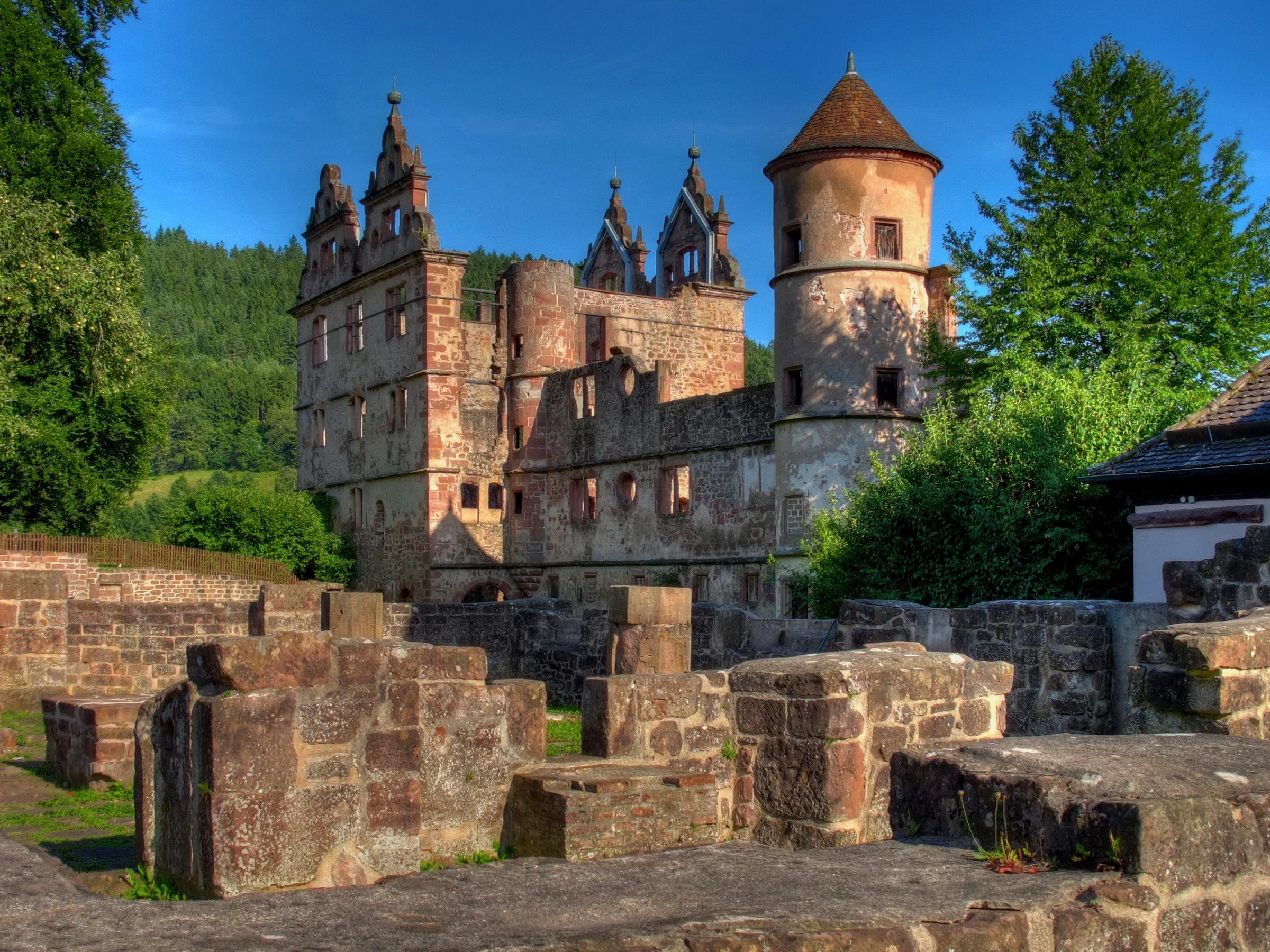 Ruins of a castle in Germany HD Wallpaper