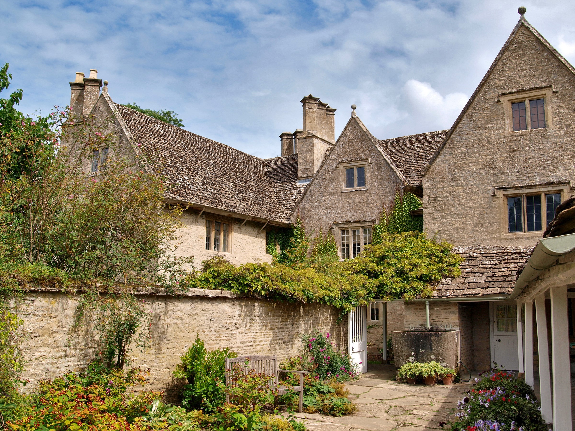 Stone Houses with Gardens in the United Kingdom HD Wallpaper