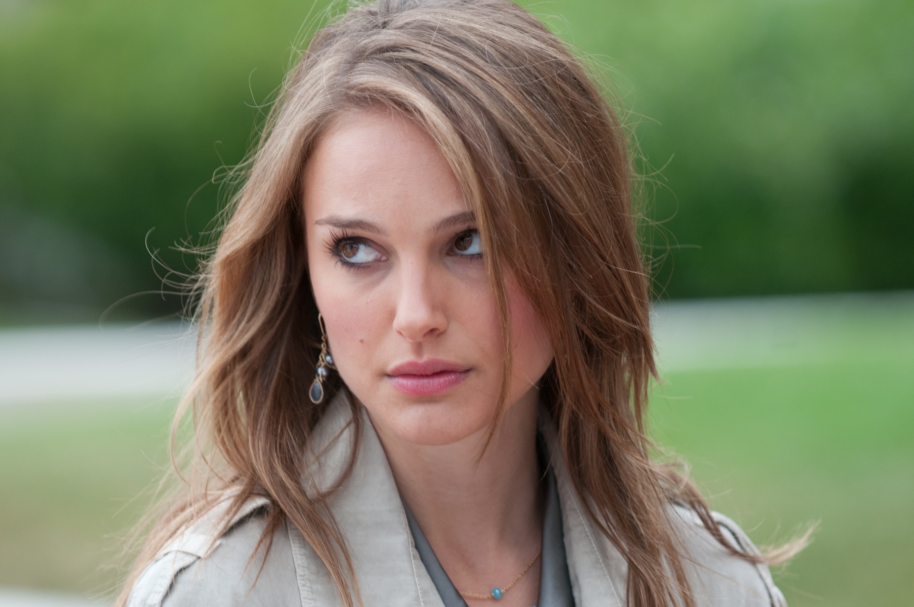 Natalie Portman HD Wallpaper